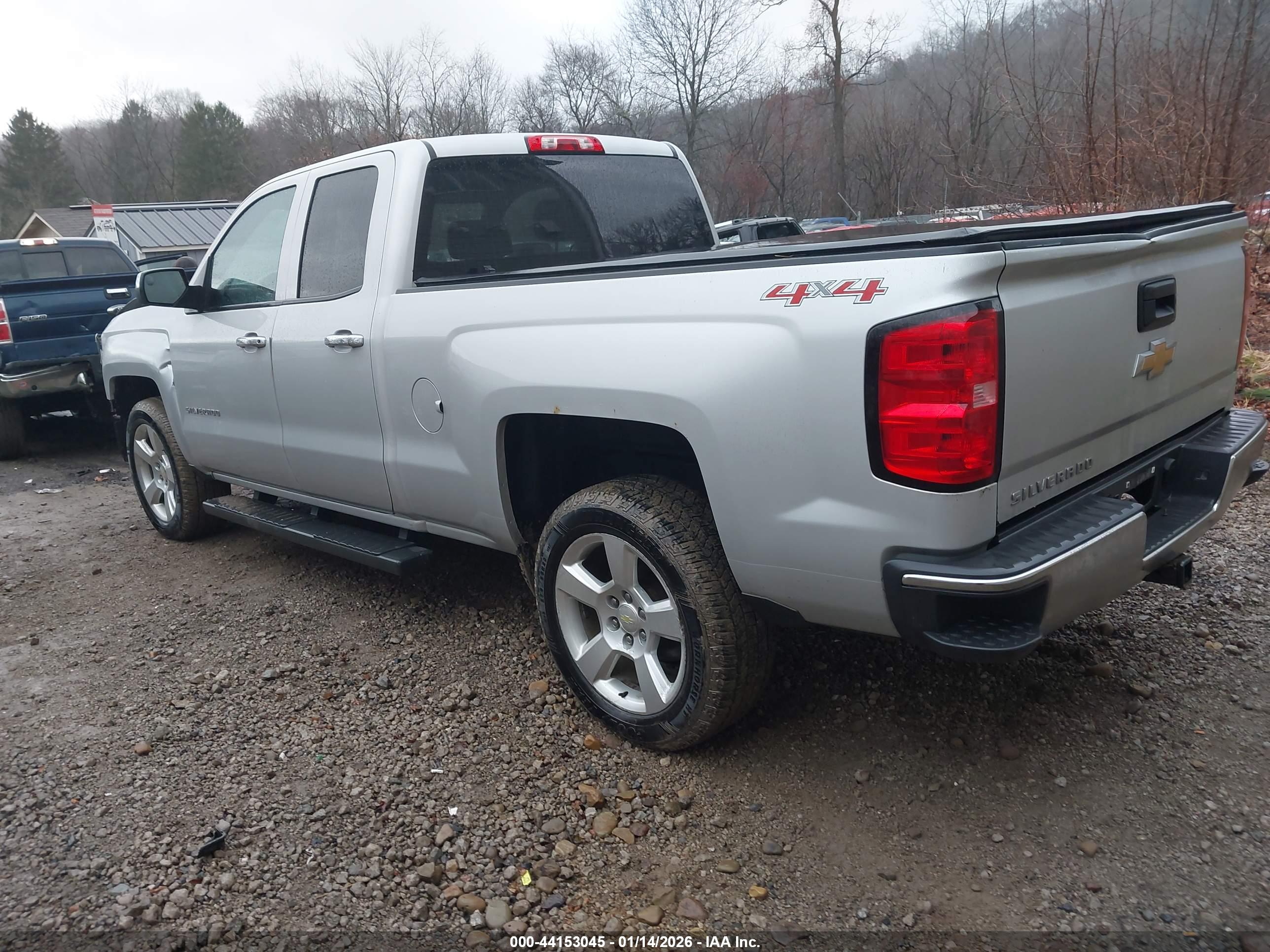 CHEVROLET SILVERADO image 3
