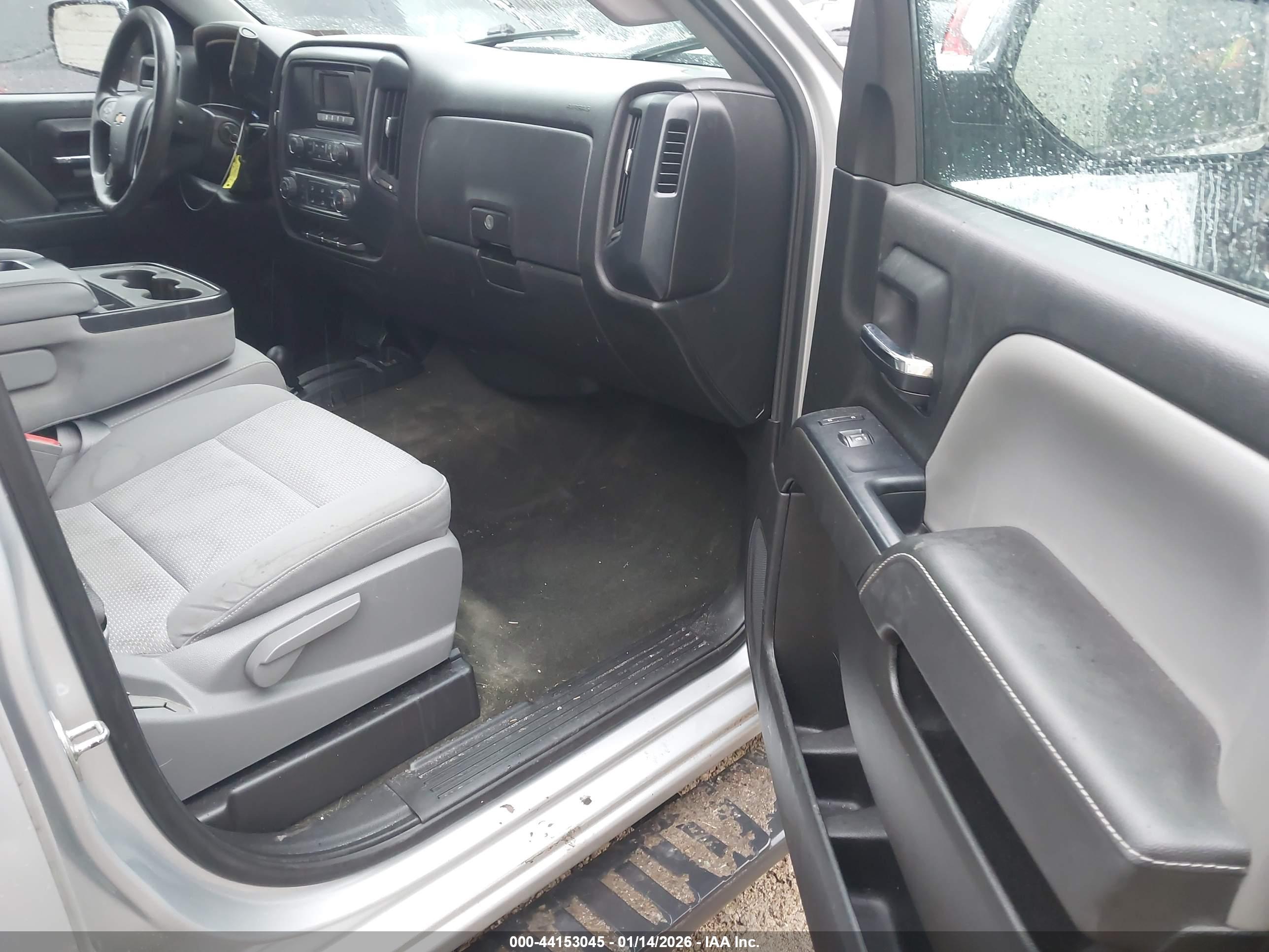 CHEVROLET SILVERADO image 5