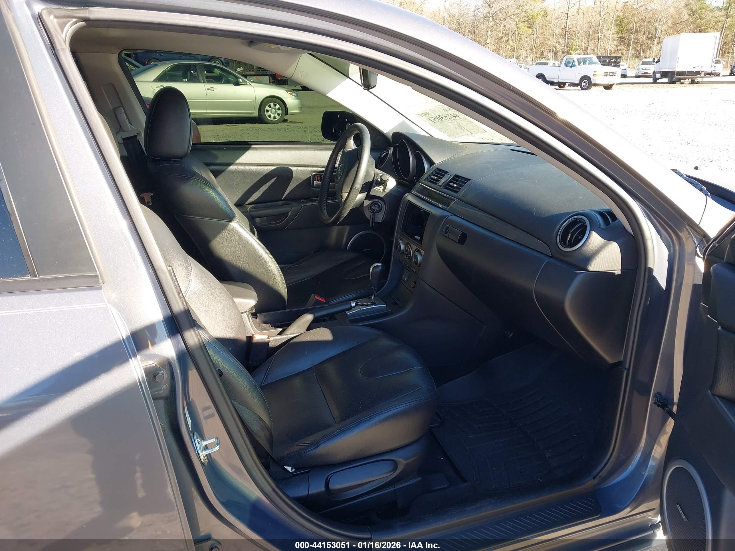 MAZDA MAZDA3 image 5