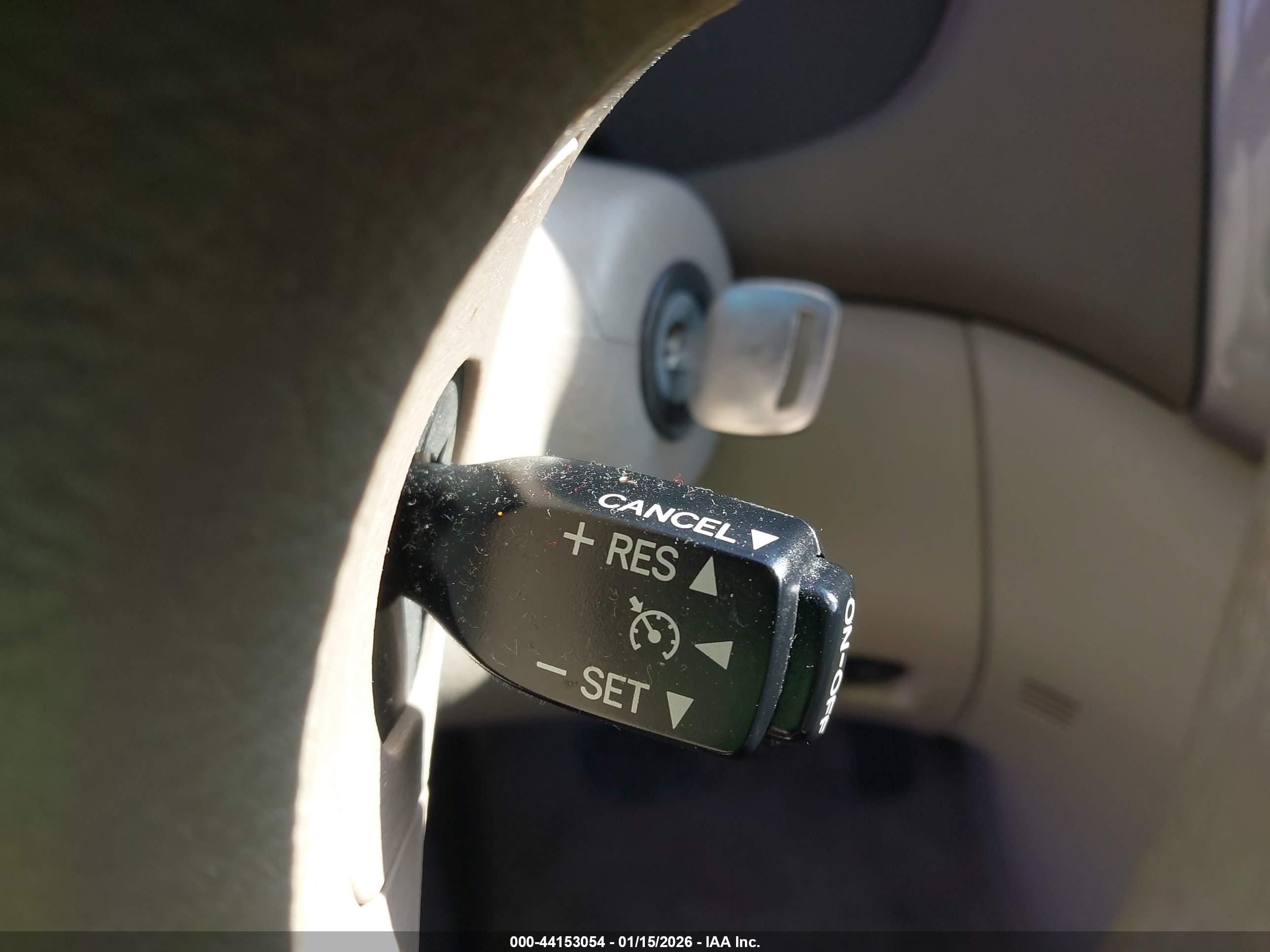 TOYOTA SIENNA image 11