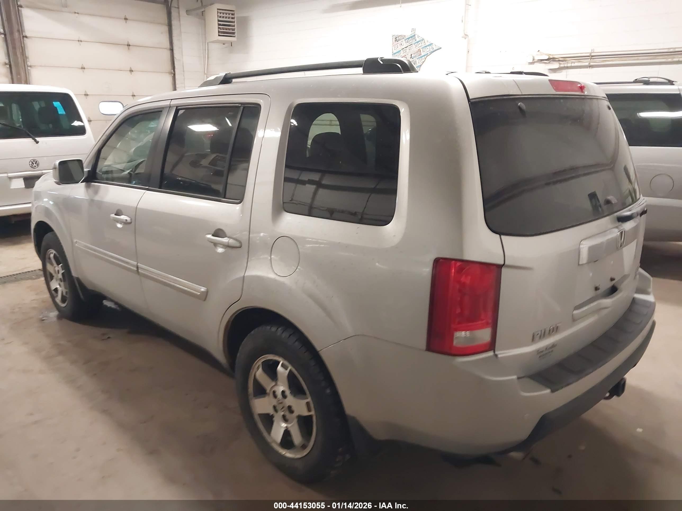 HONDA PILOT image 3