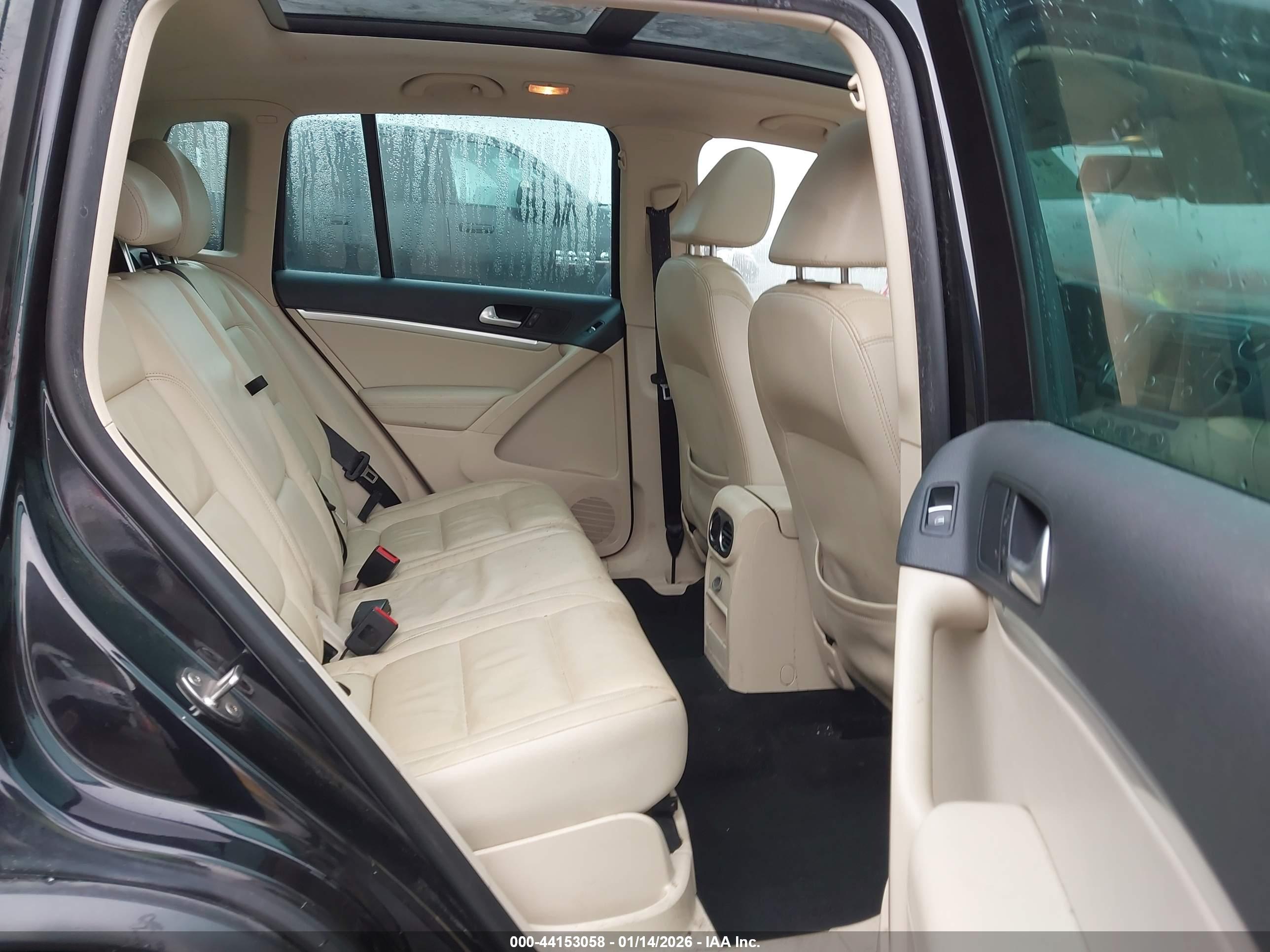VOLKSWAGEN TIGUAN image 8