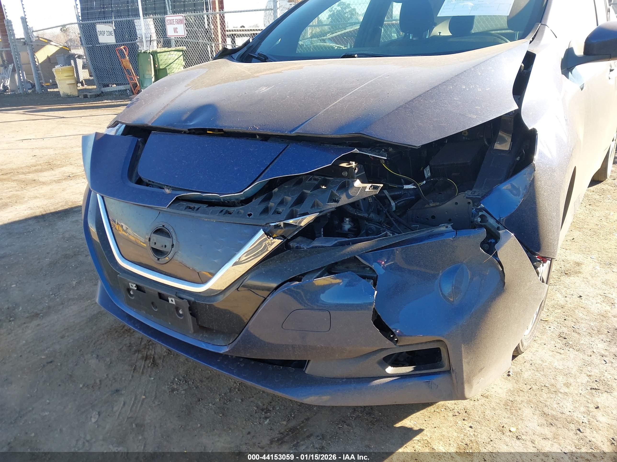 NISSAN LEAF image 6