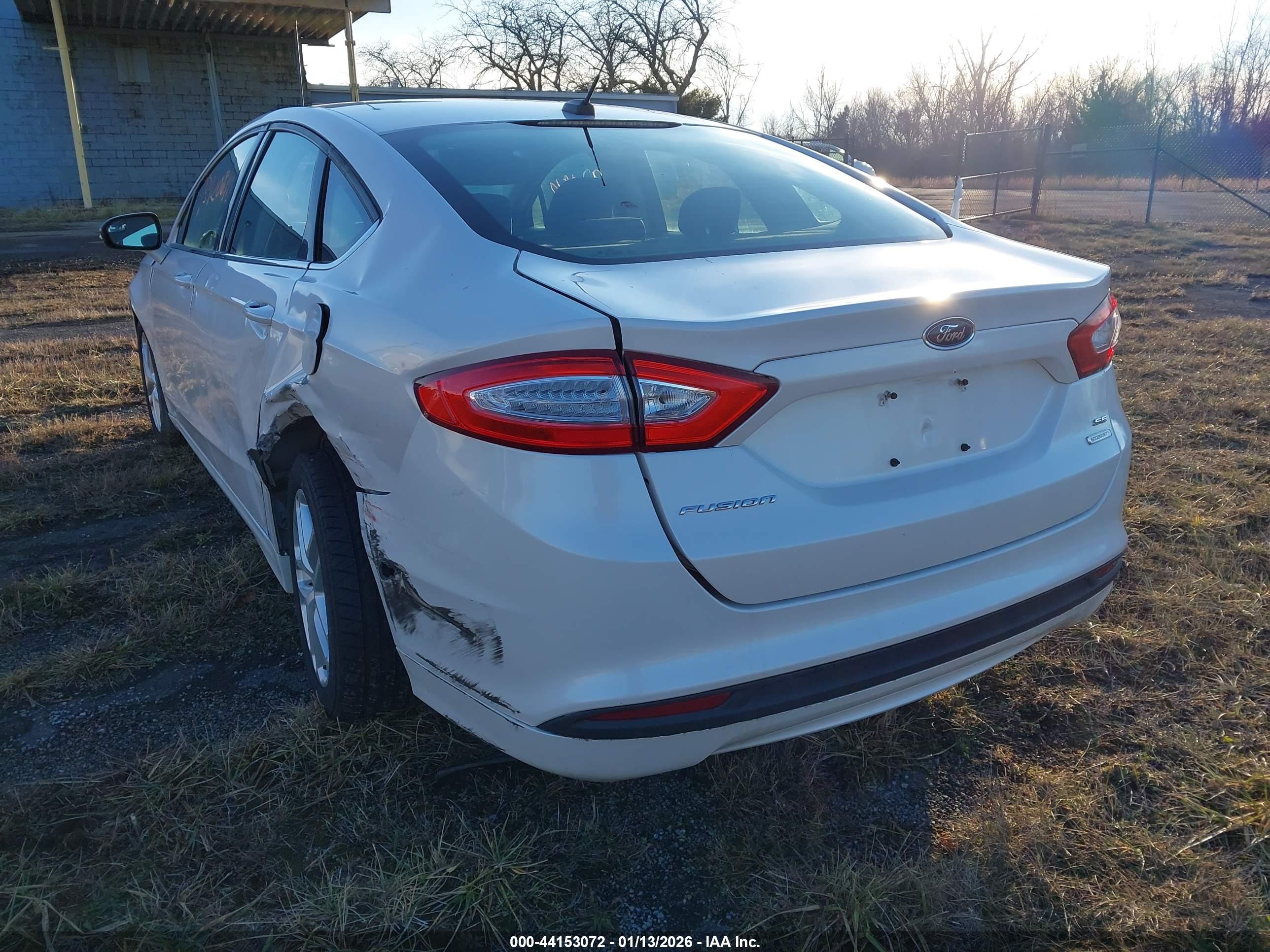 FORD FUSION image 3
