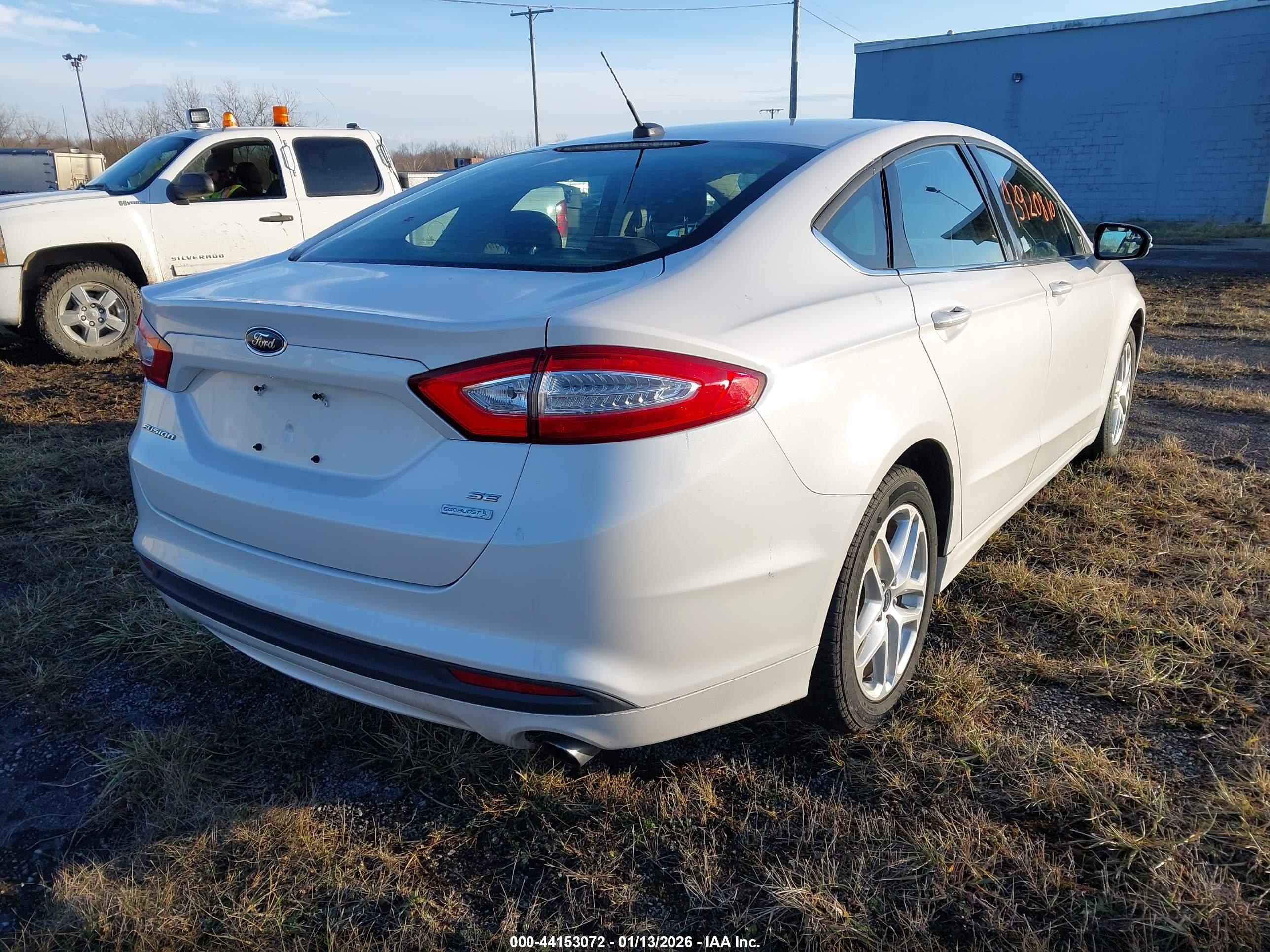 FORD FUSION image 4