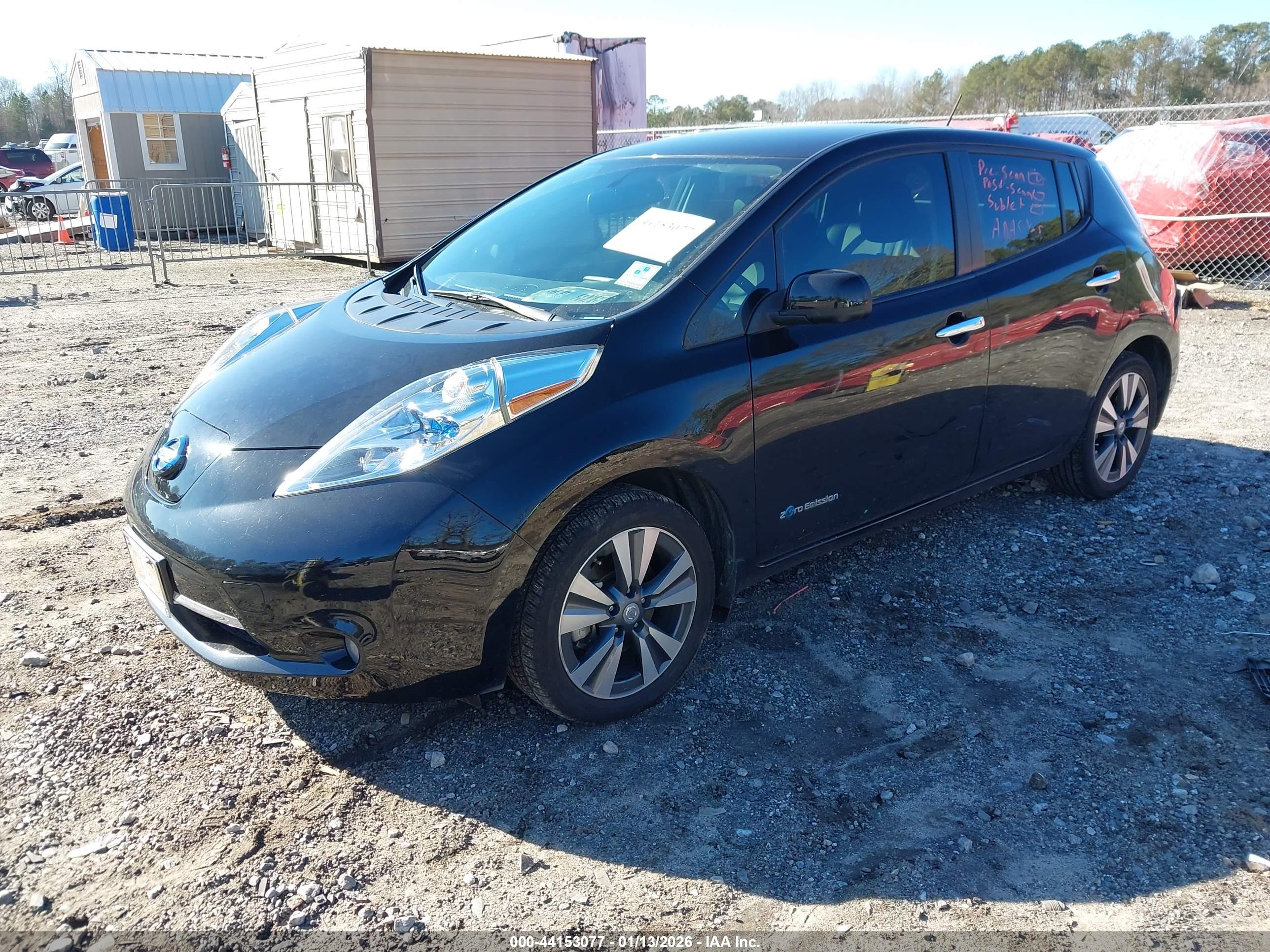 NISSAN LEAF image 2
