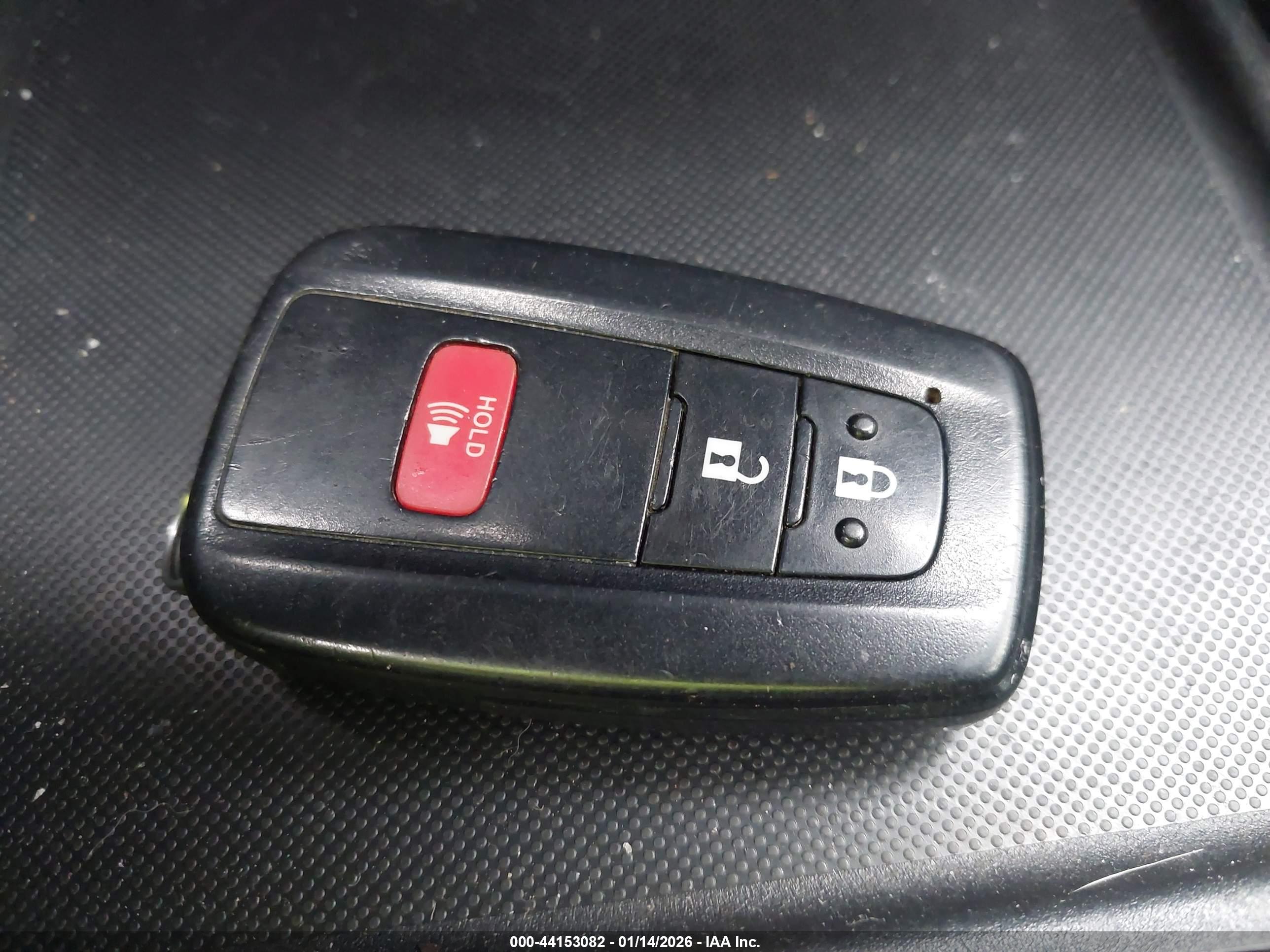 TOYOTA PRIUS image 11