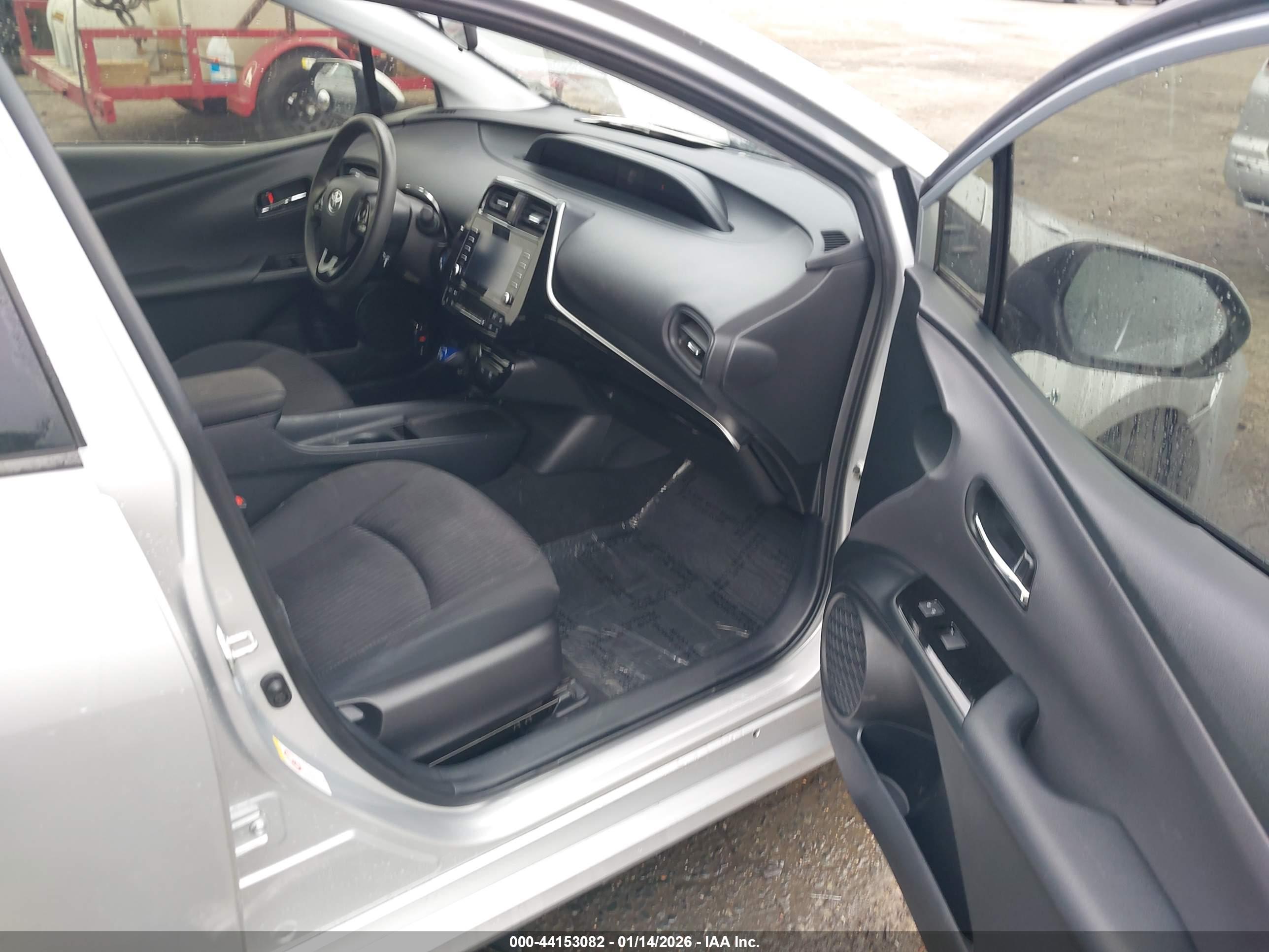 TOYOTA PRIUS image 5