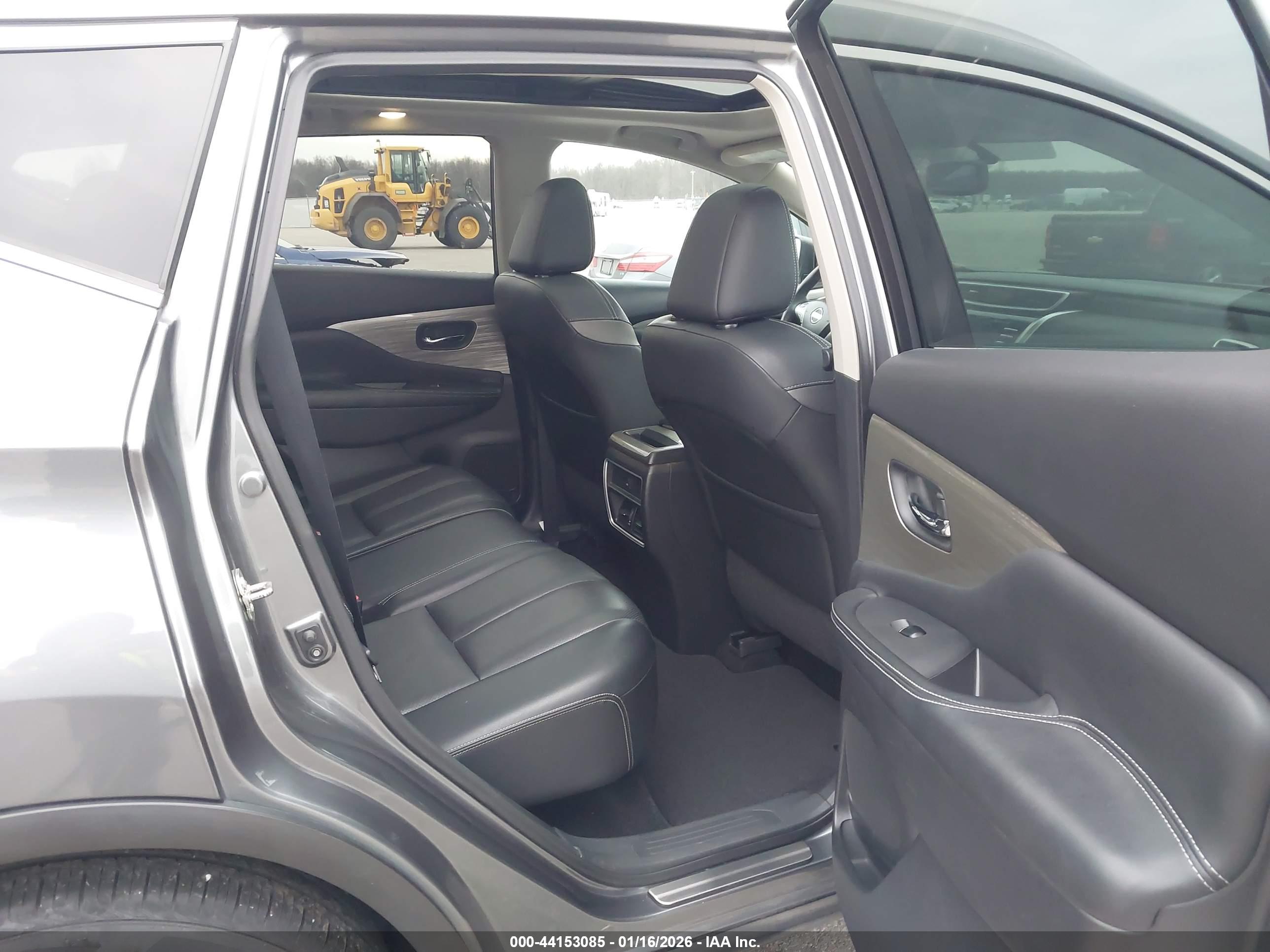 NISSAN MURANO image 8