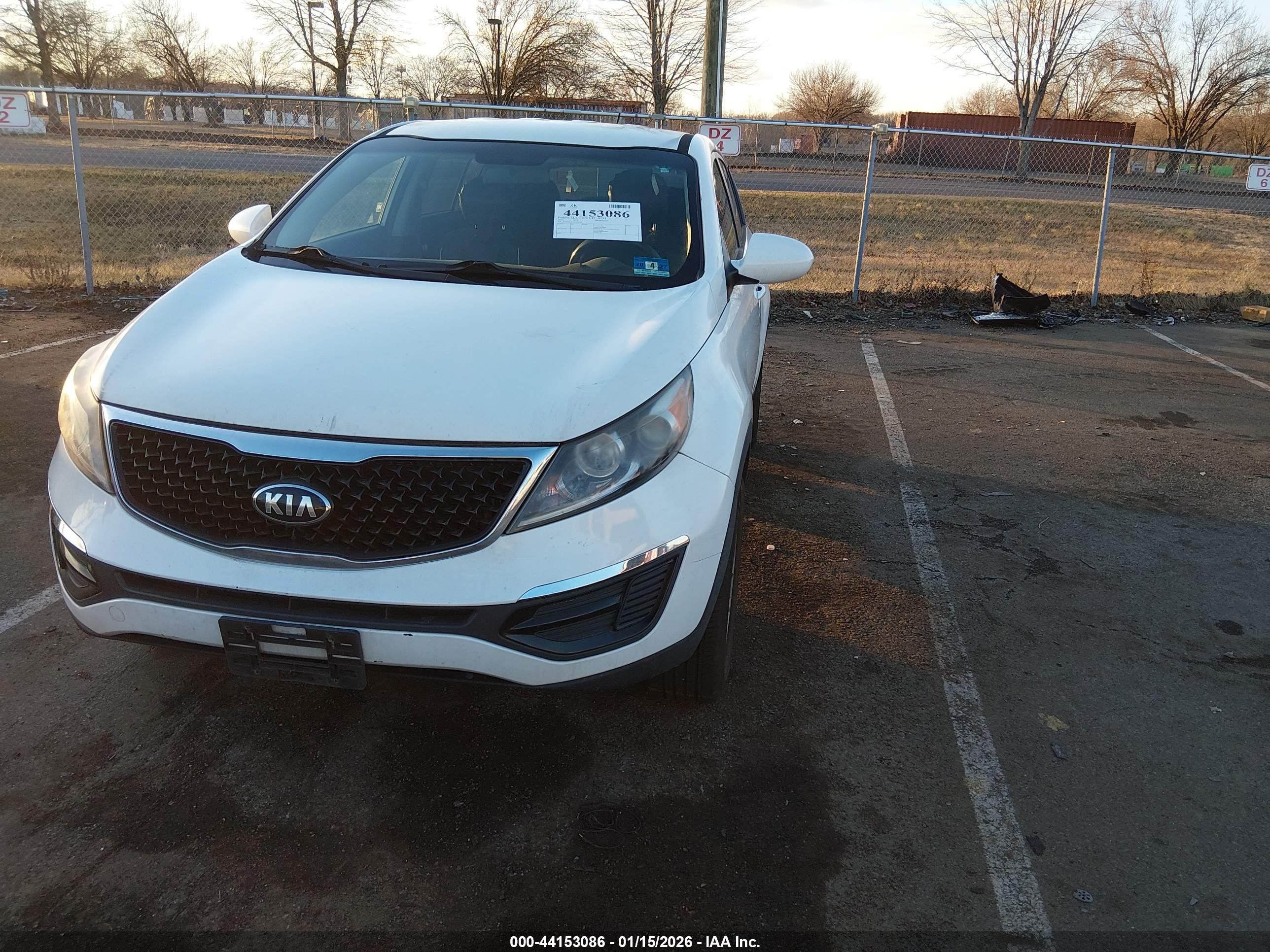 KIA SPORTAGE image 2