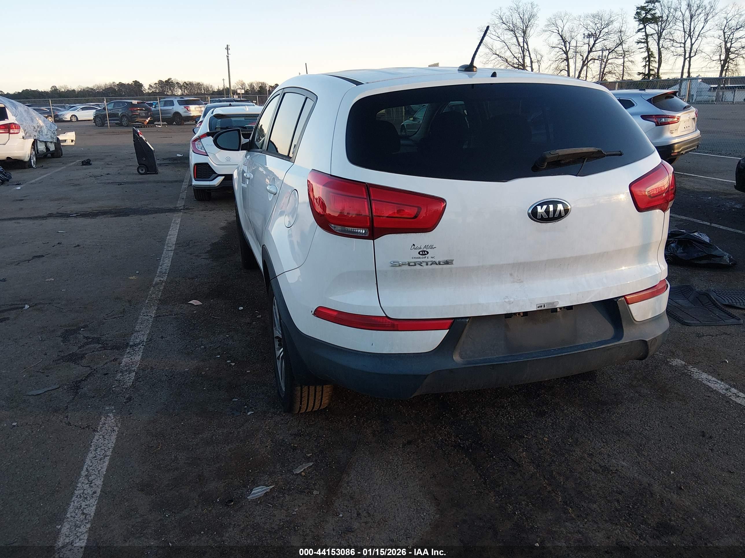 KIA SPORTAGE image 3