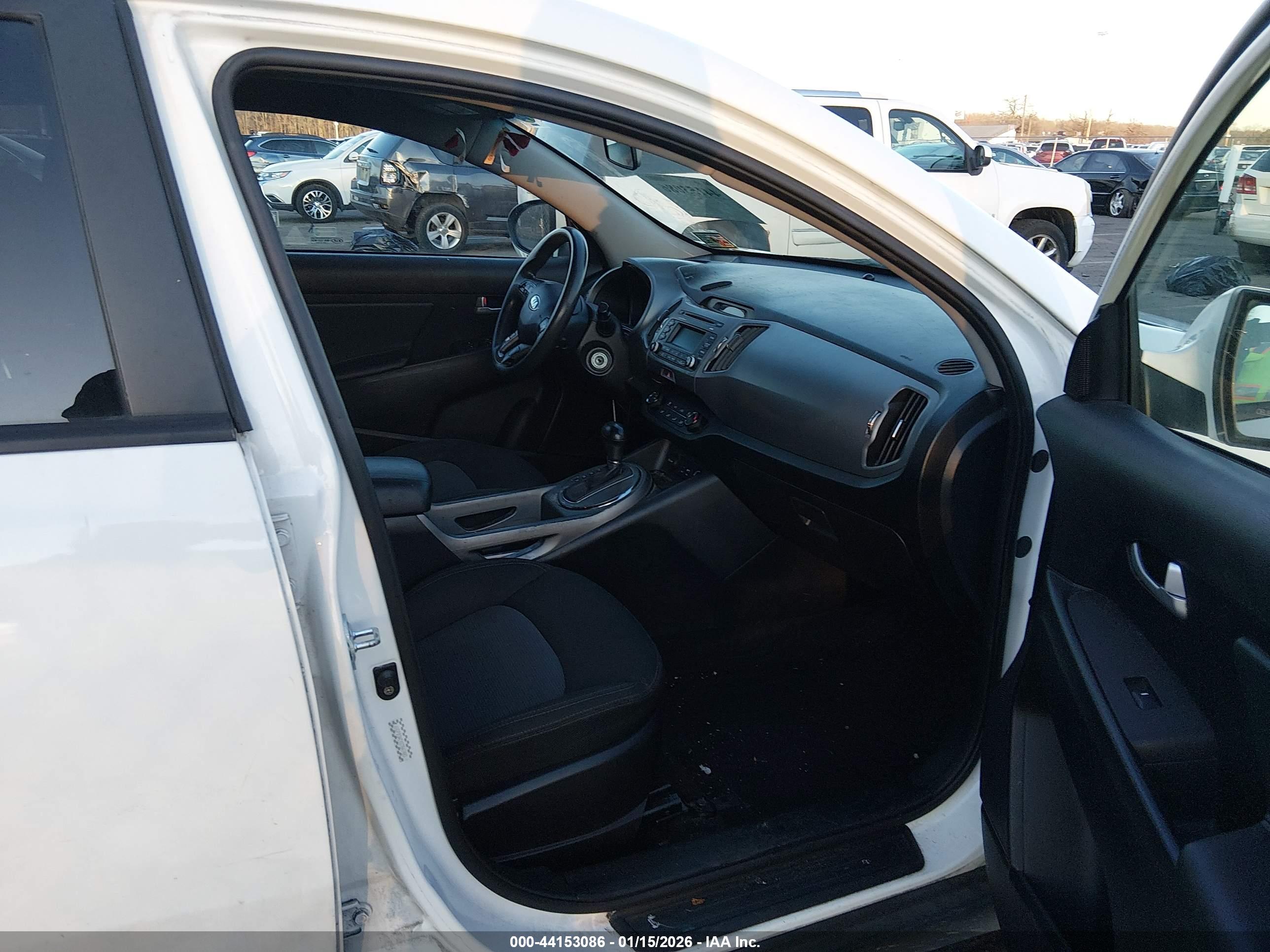 KIA SPORTAGE image 5