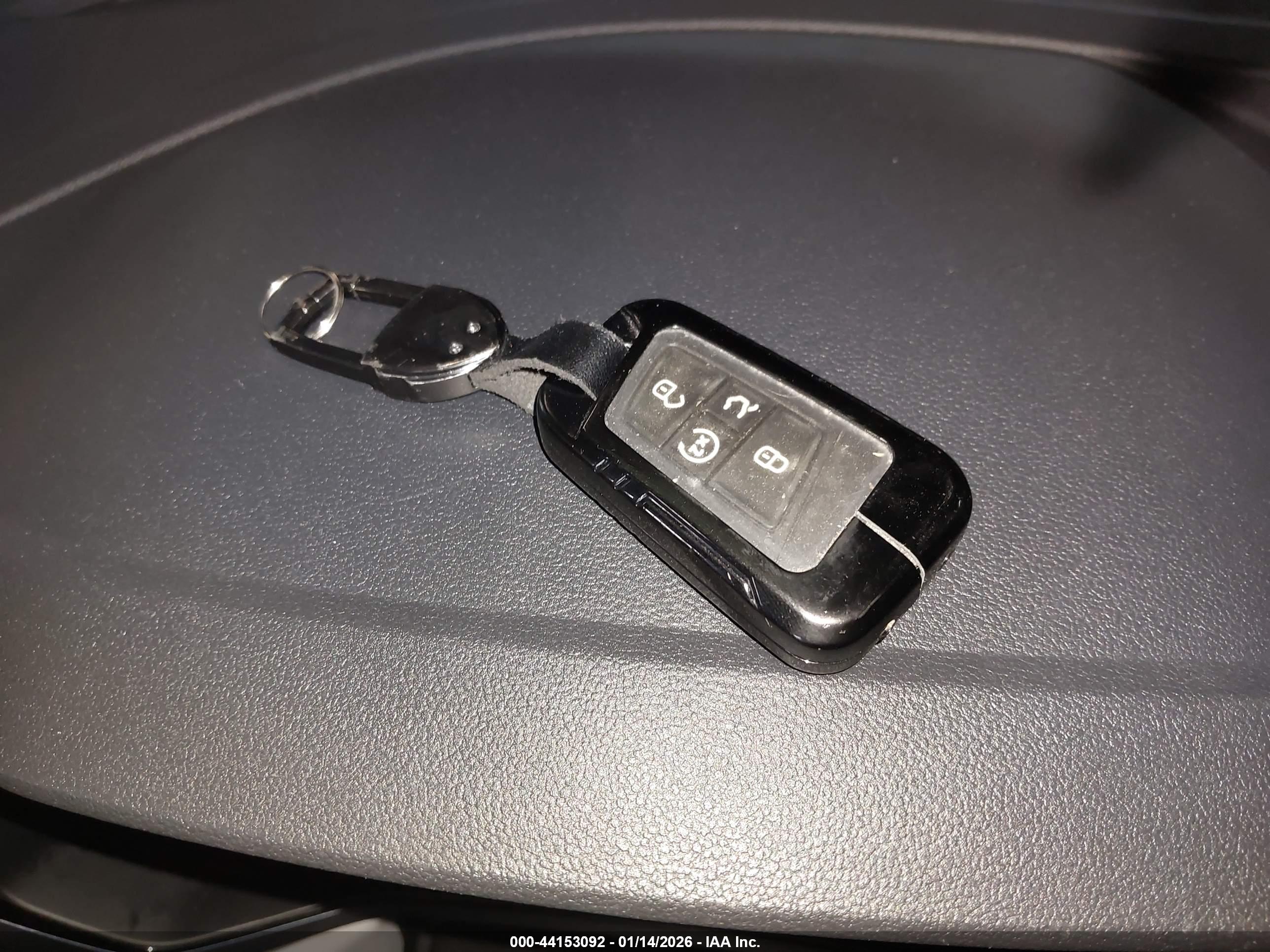 VOLKSWAGEN TAOS image 11