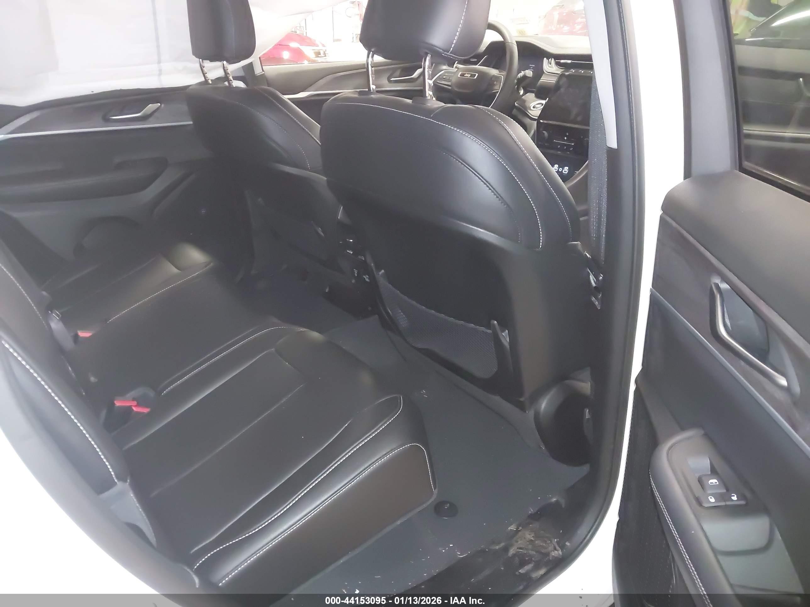 JEEP GRAND image 8
