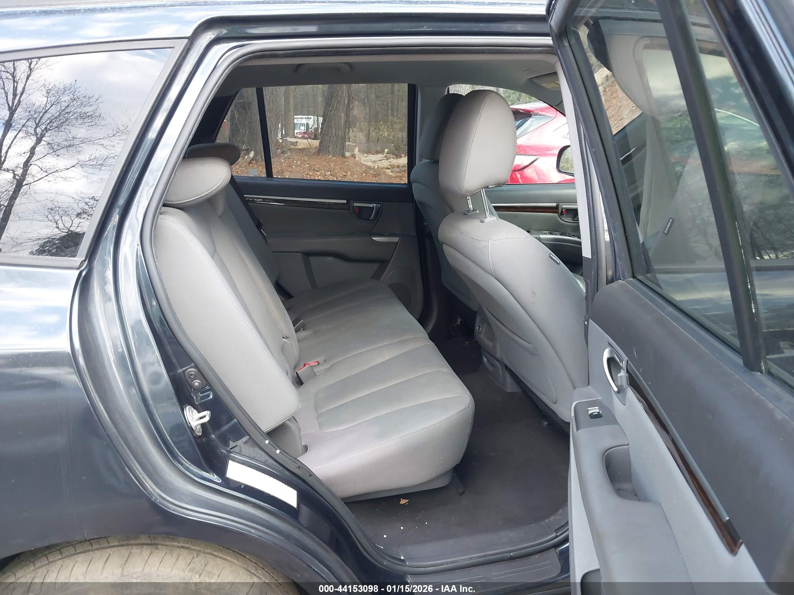 HYUNDAI SANTA image 8