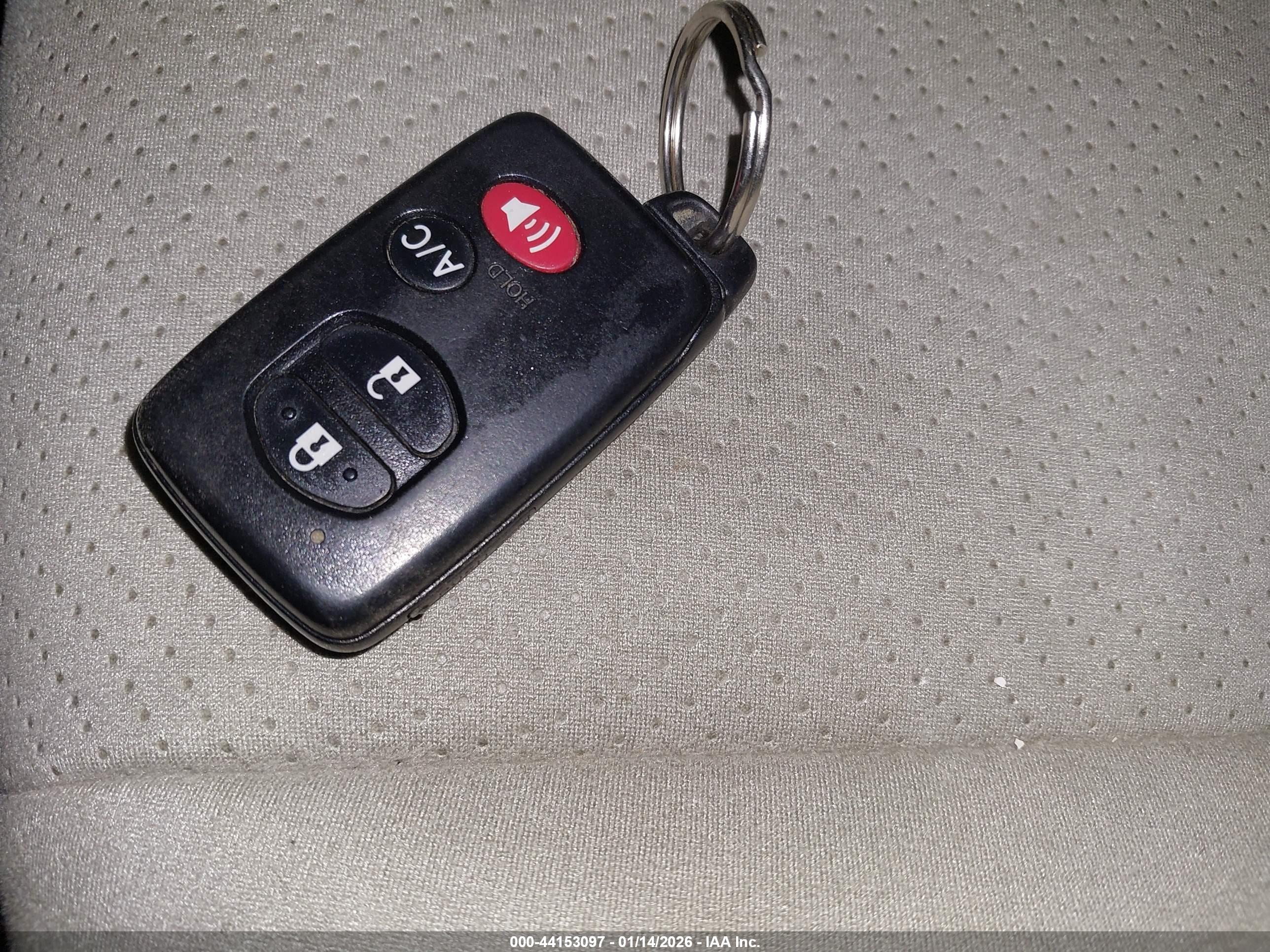 TOYOTA PRIUS image 11