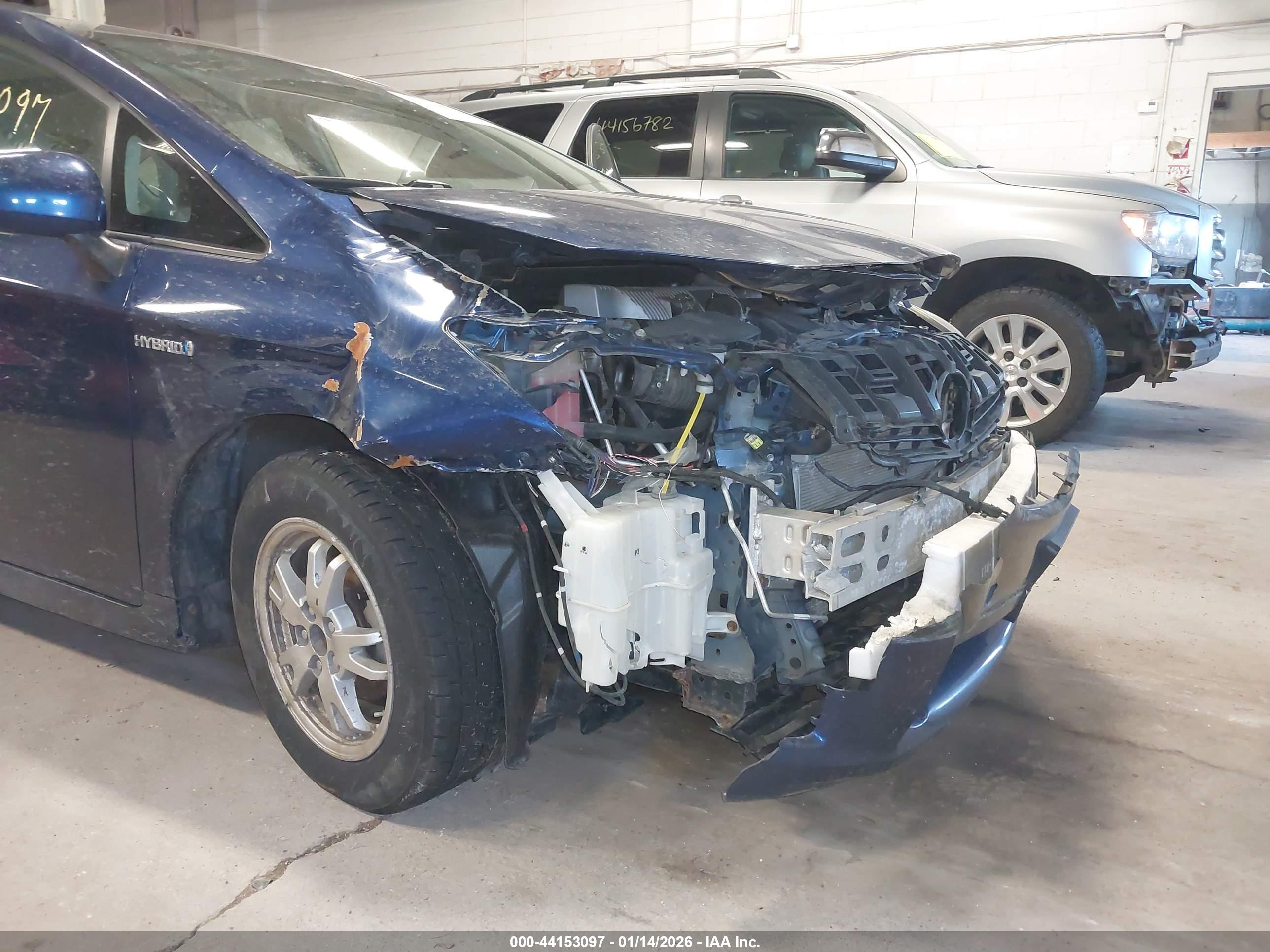TOYOTA PRIUS image 6