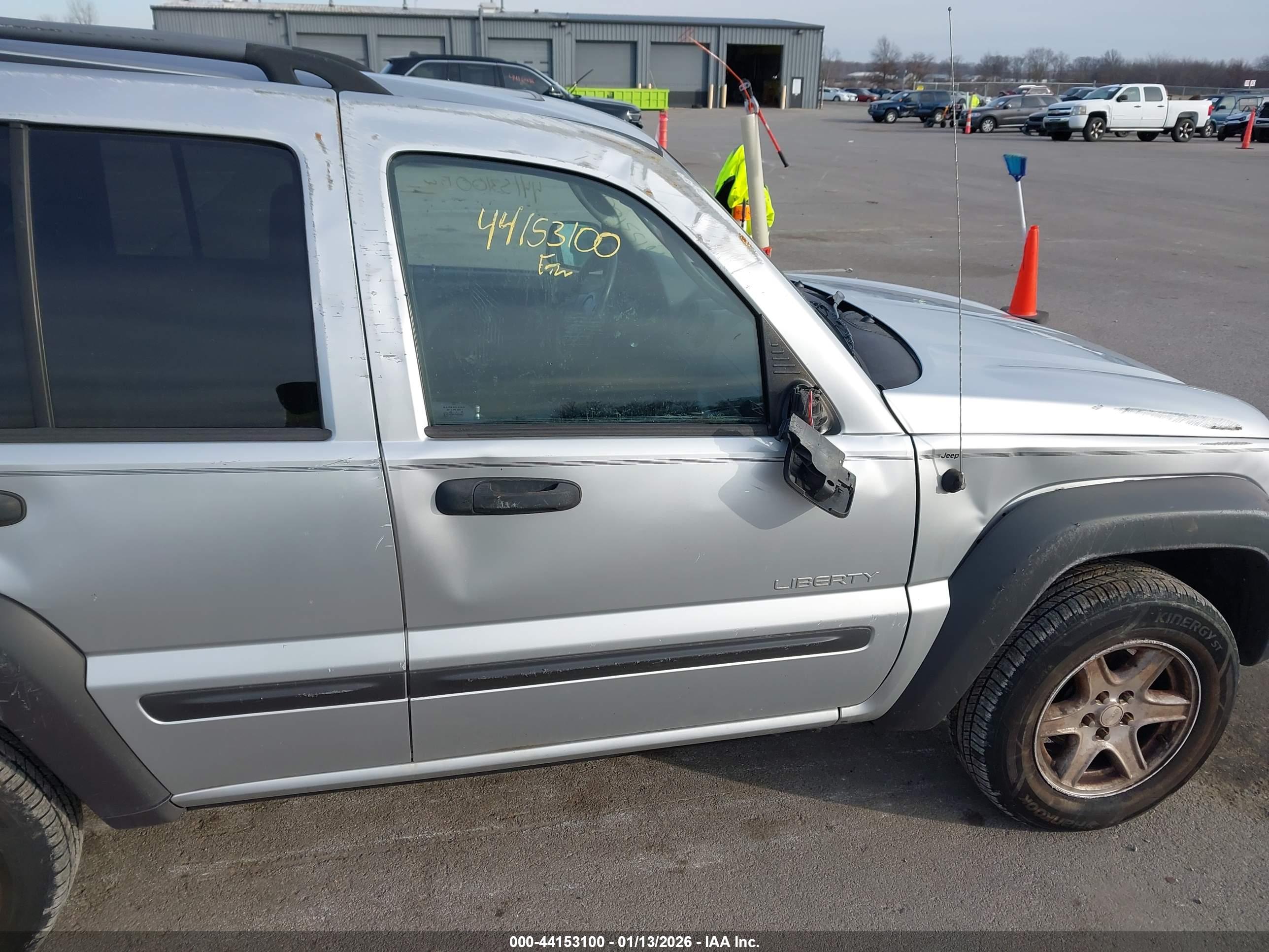 JEEP LIBERTY image 6