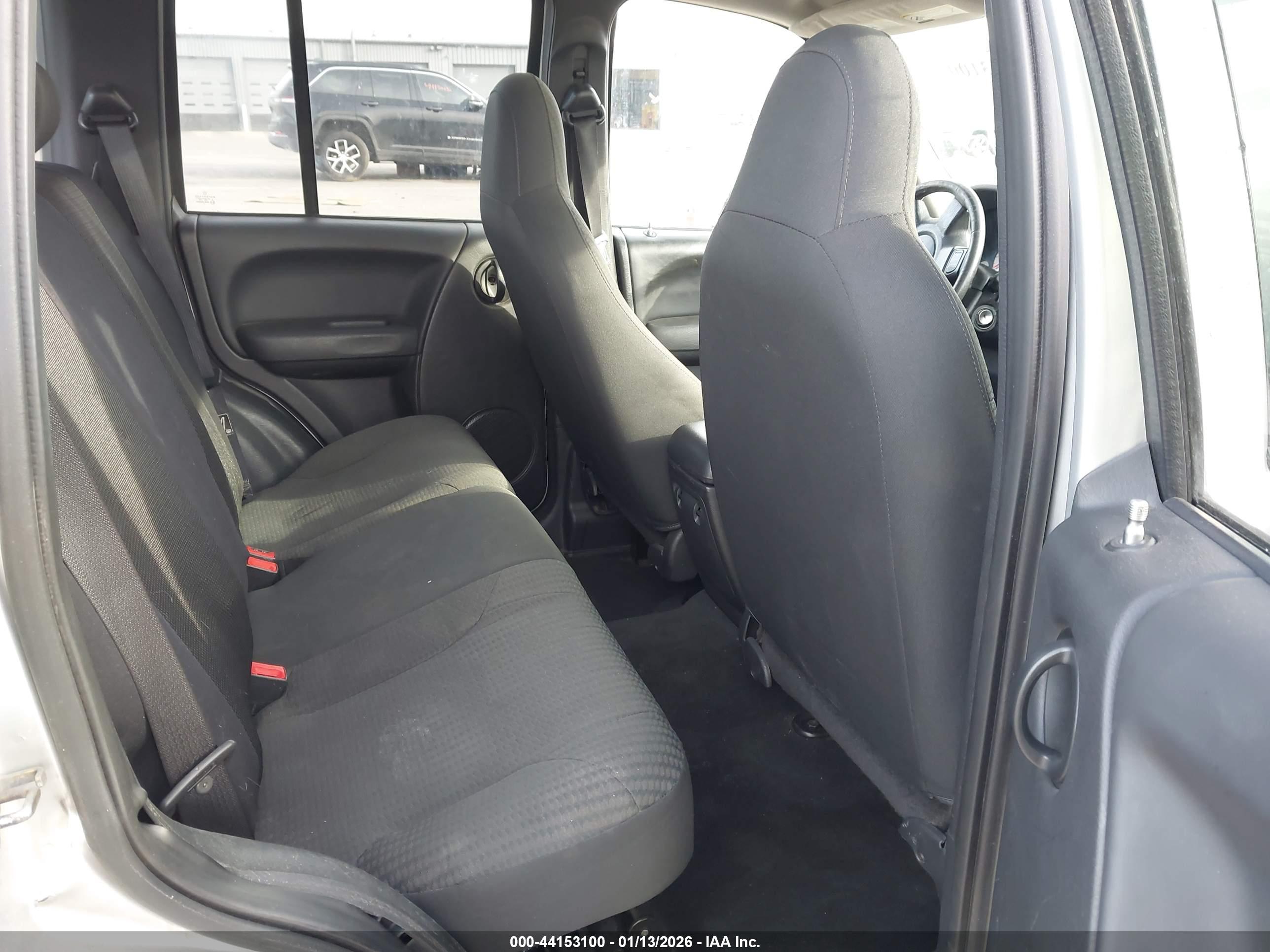 JEEP LIBERTY image 8