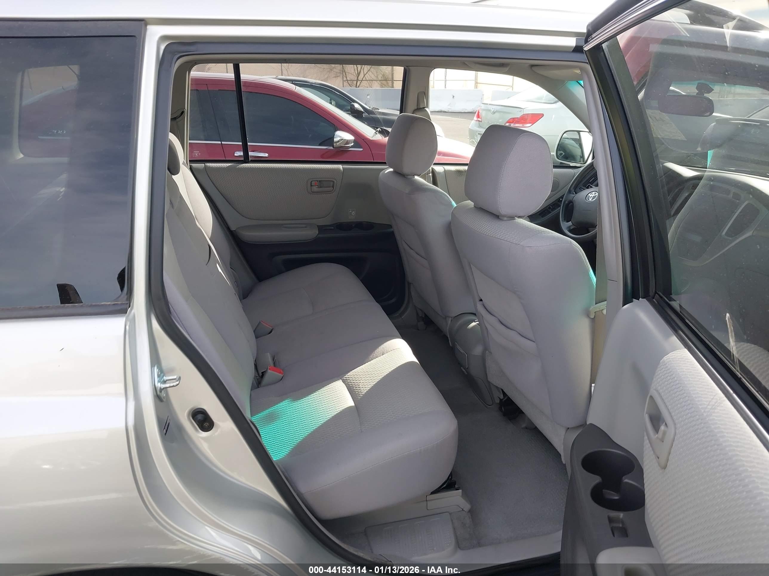 TOYOTA HIGHLANDER image 8