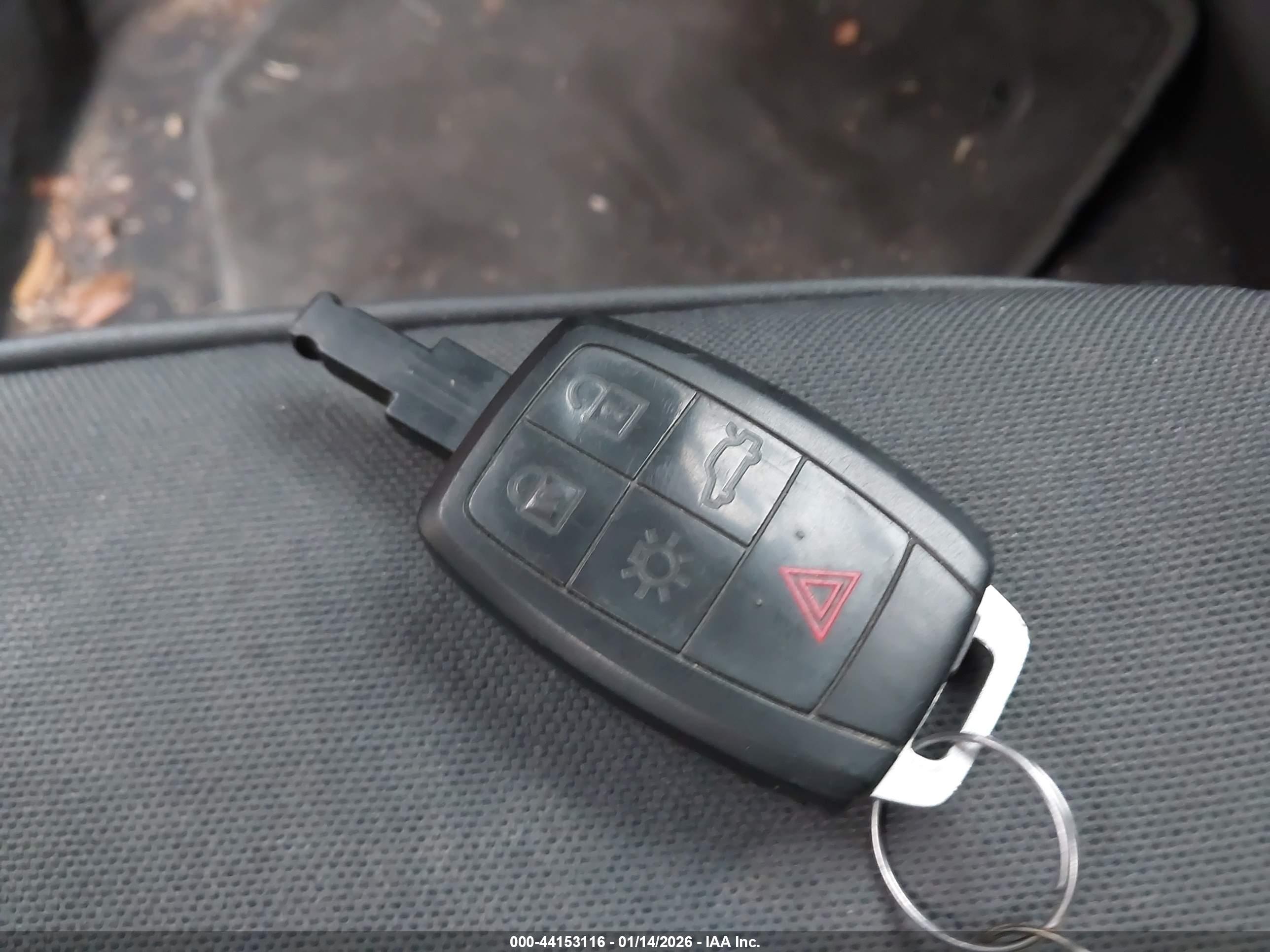 VOLVO C30 image 11
