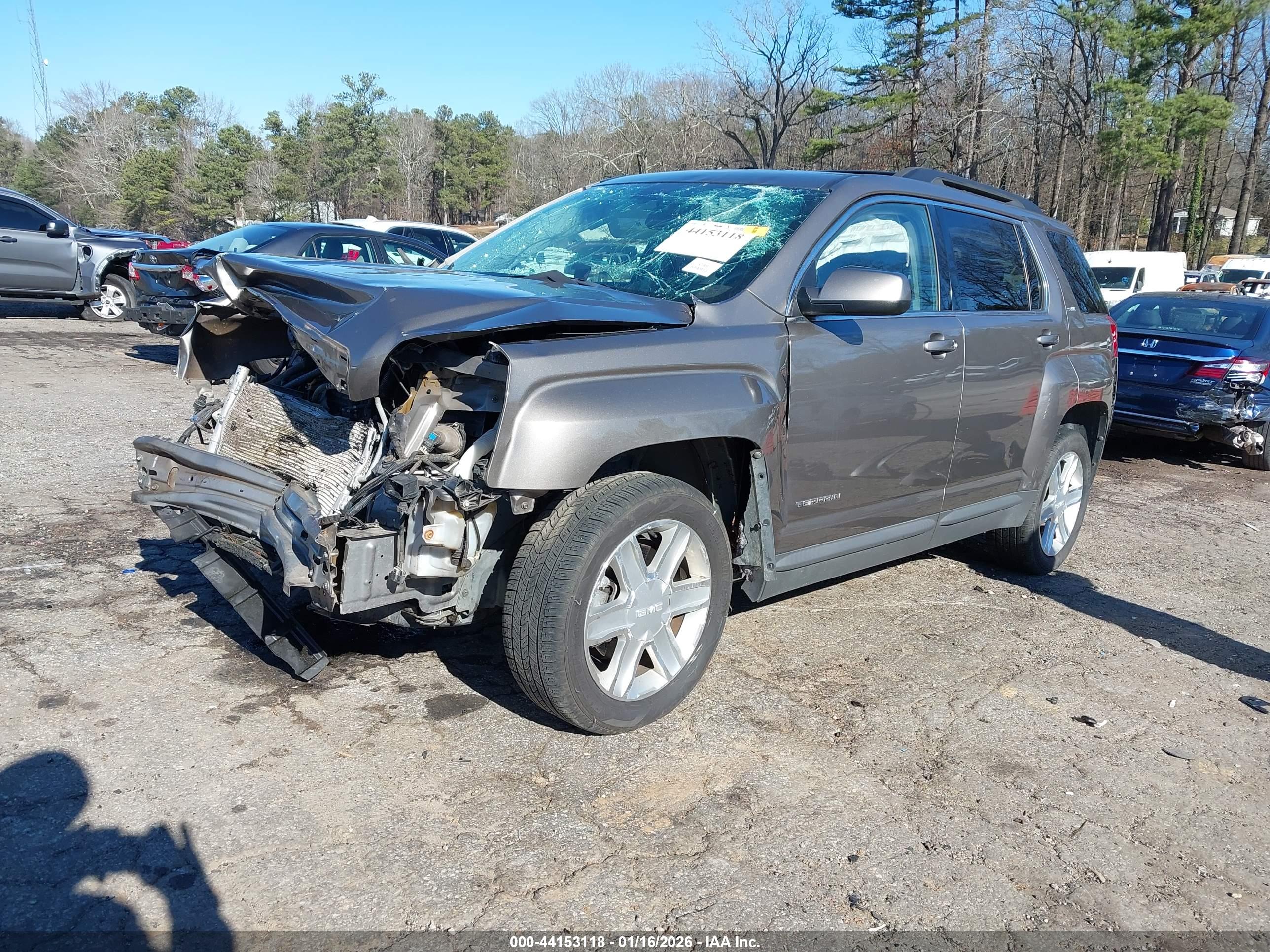 GMC TERRAIN image 2