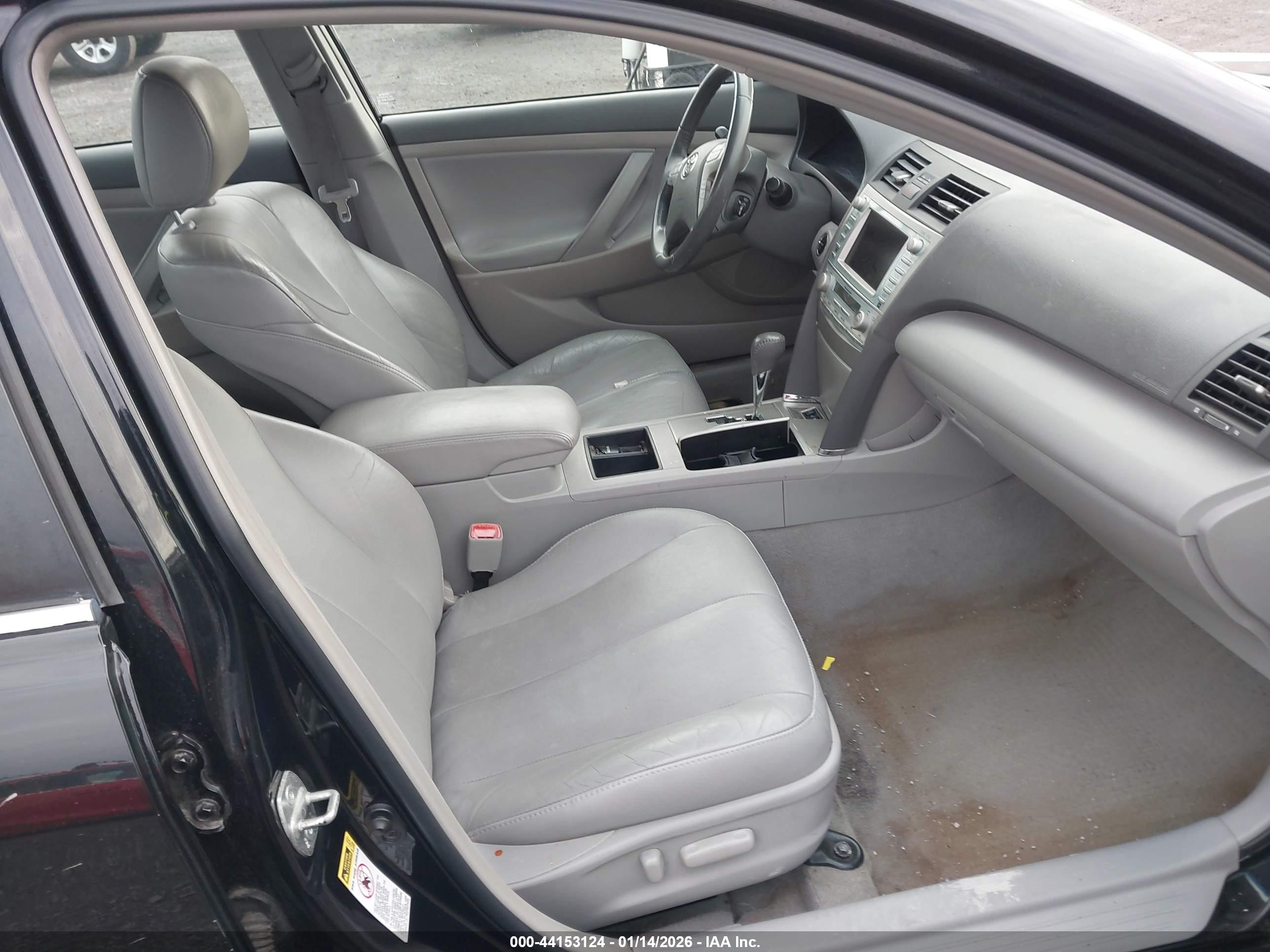 TOYOTA CAMRY image 5