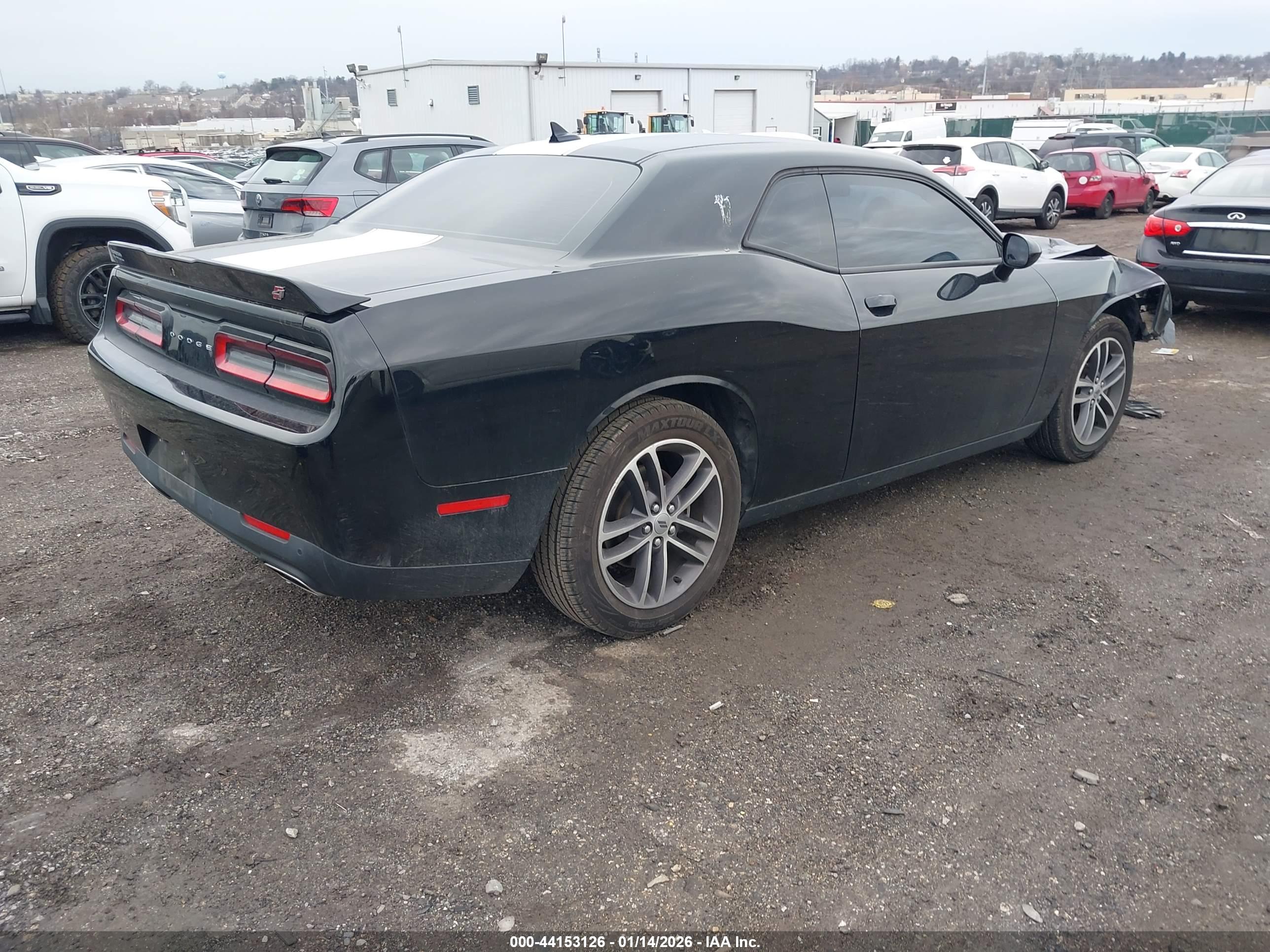 DODGE CHALLENGER image 4