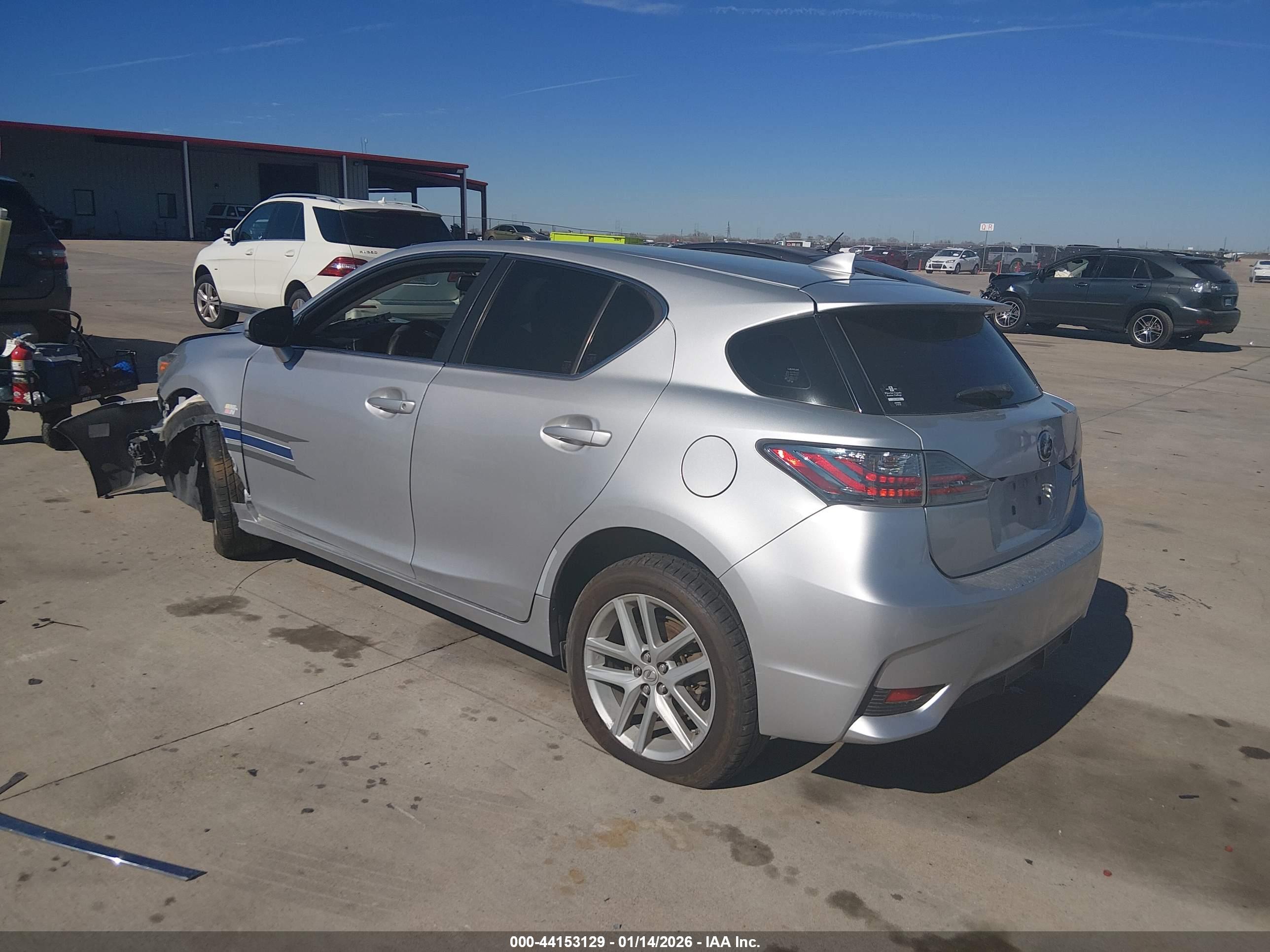 LEXUS CT image 3