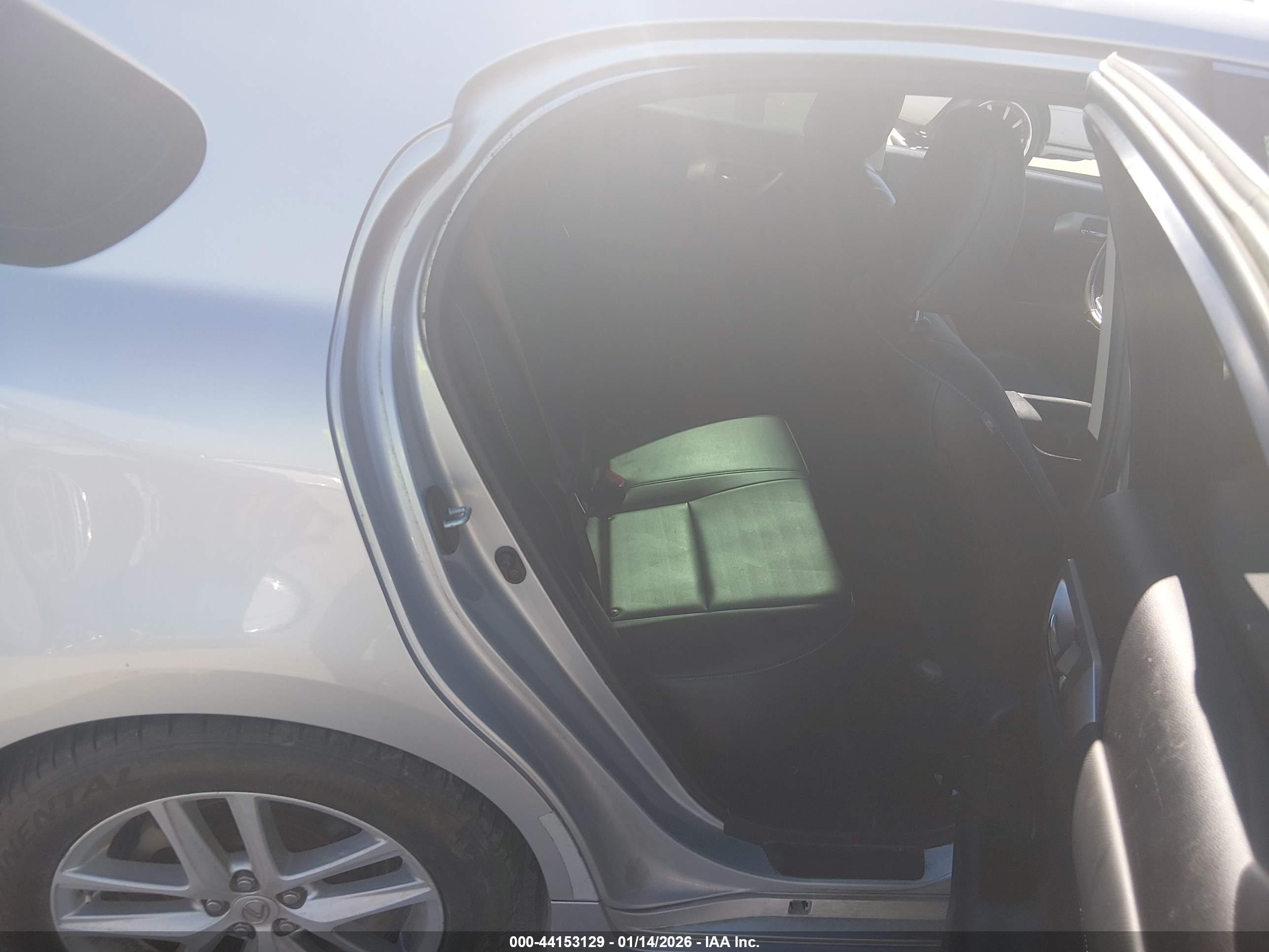 LEXUS CT image 8