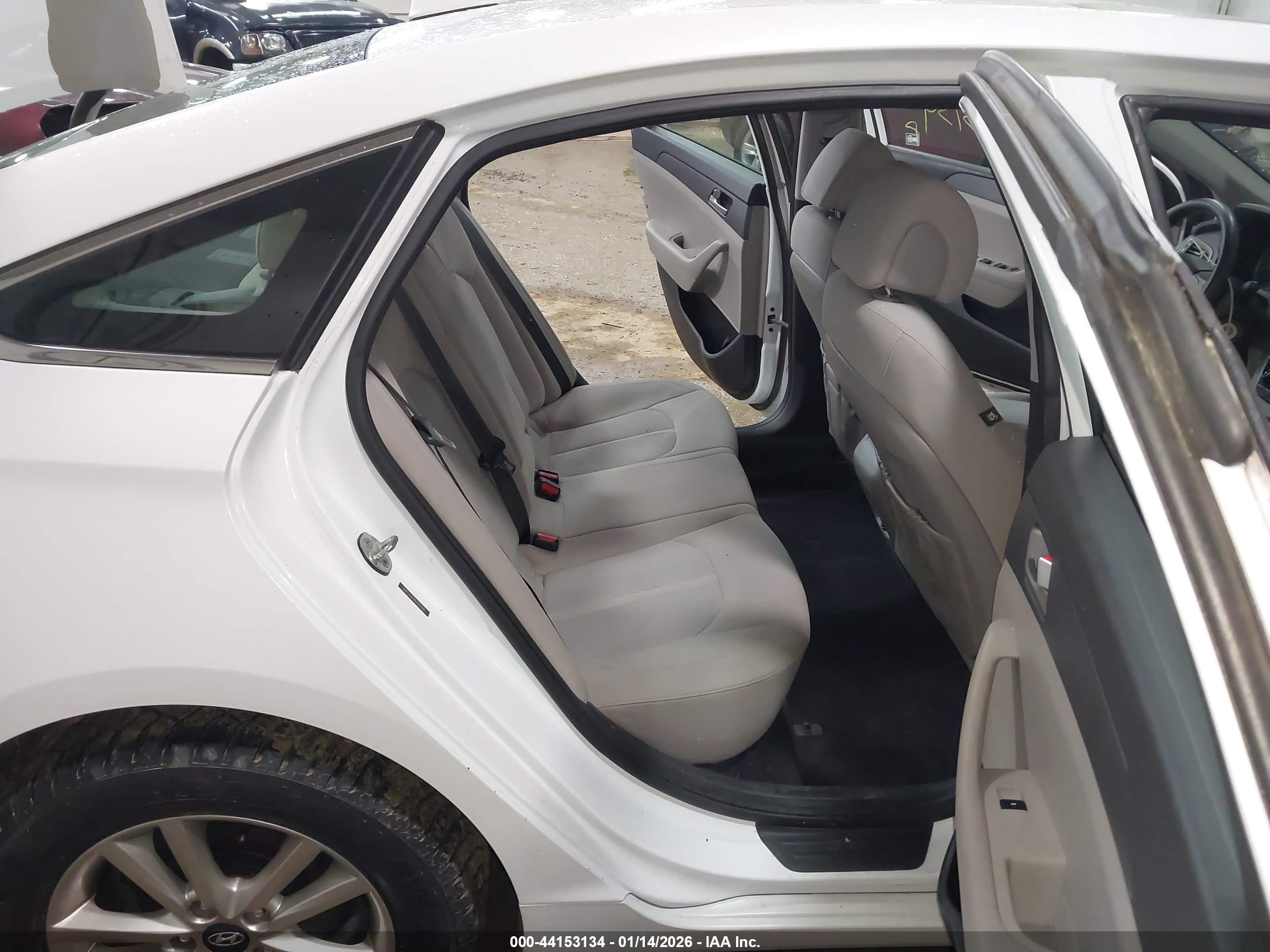 HYUNDAI SONATA image 8