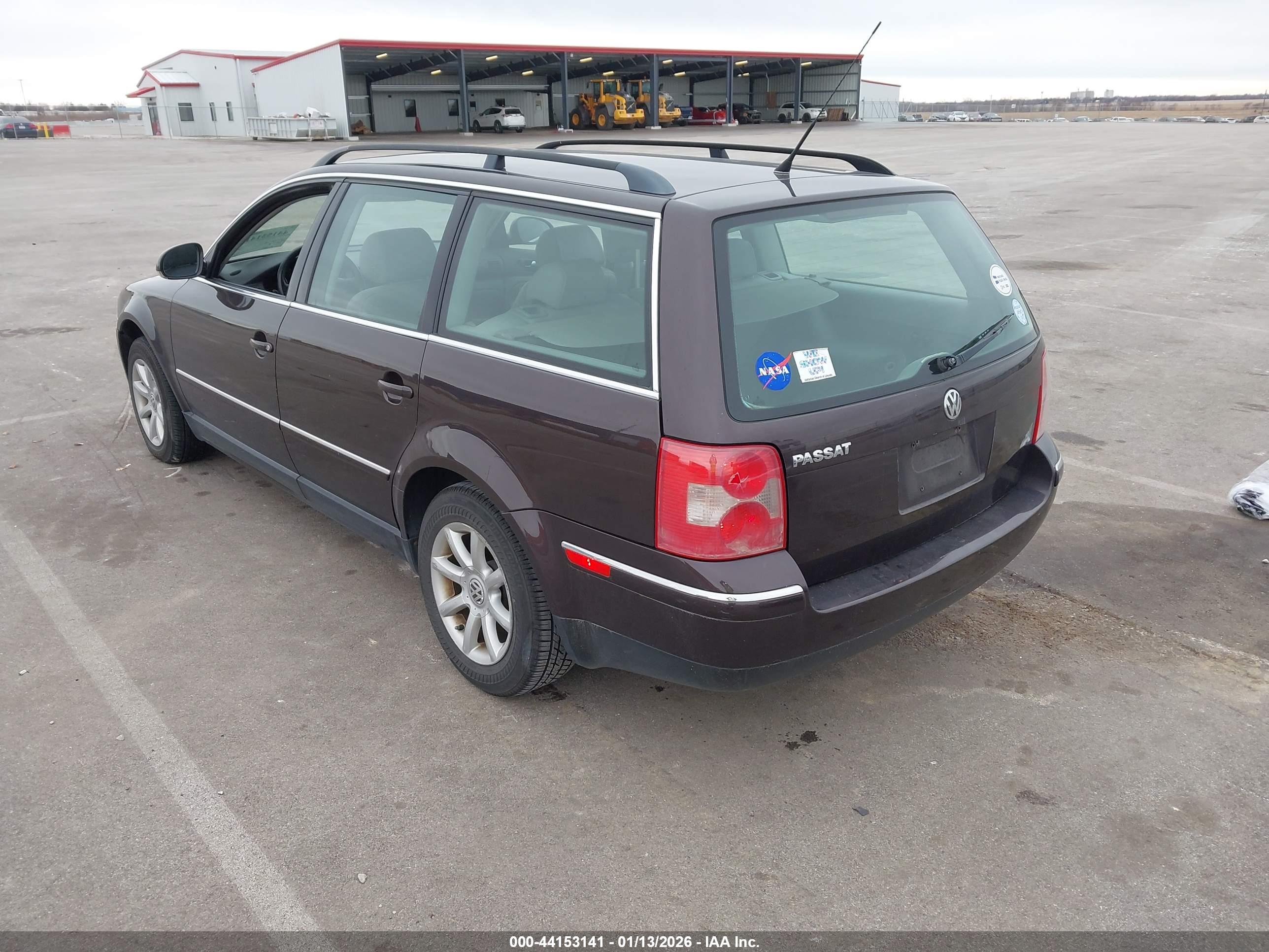 VOLKSWAGEN PASSAT image 3