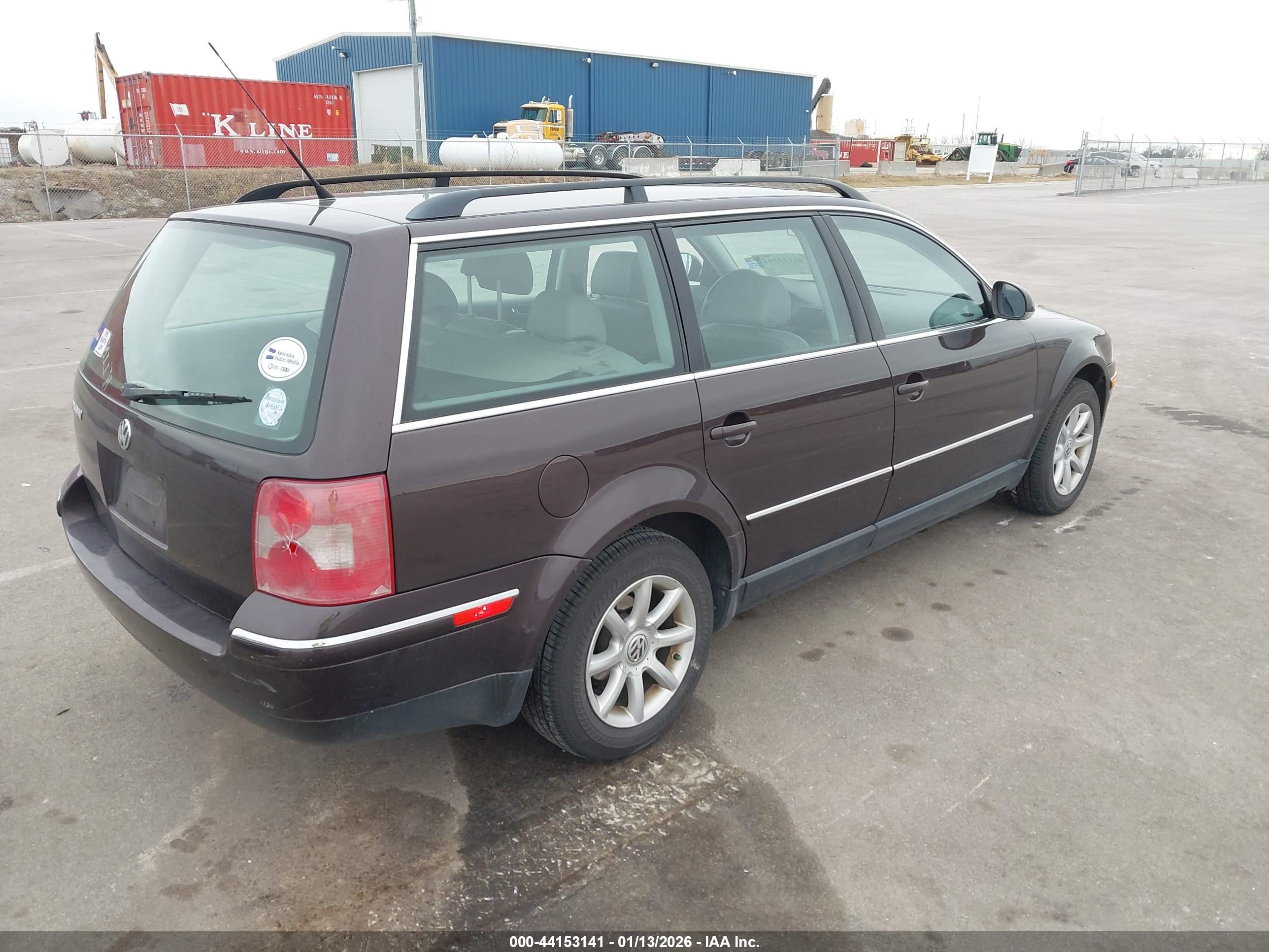 VOLKSWAGEN PASSAT image 4
