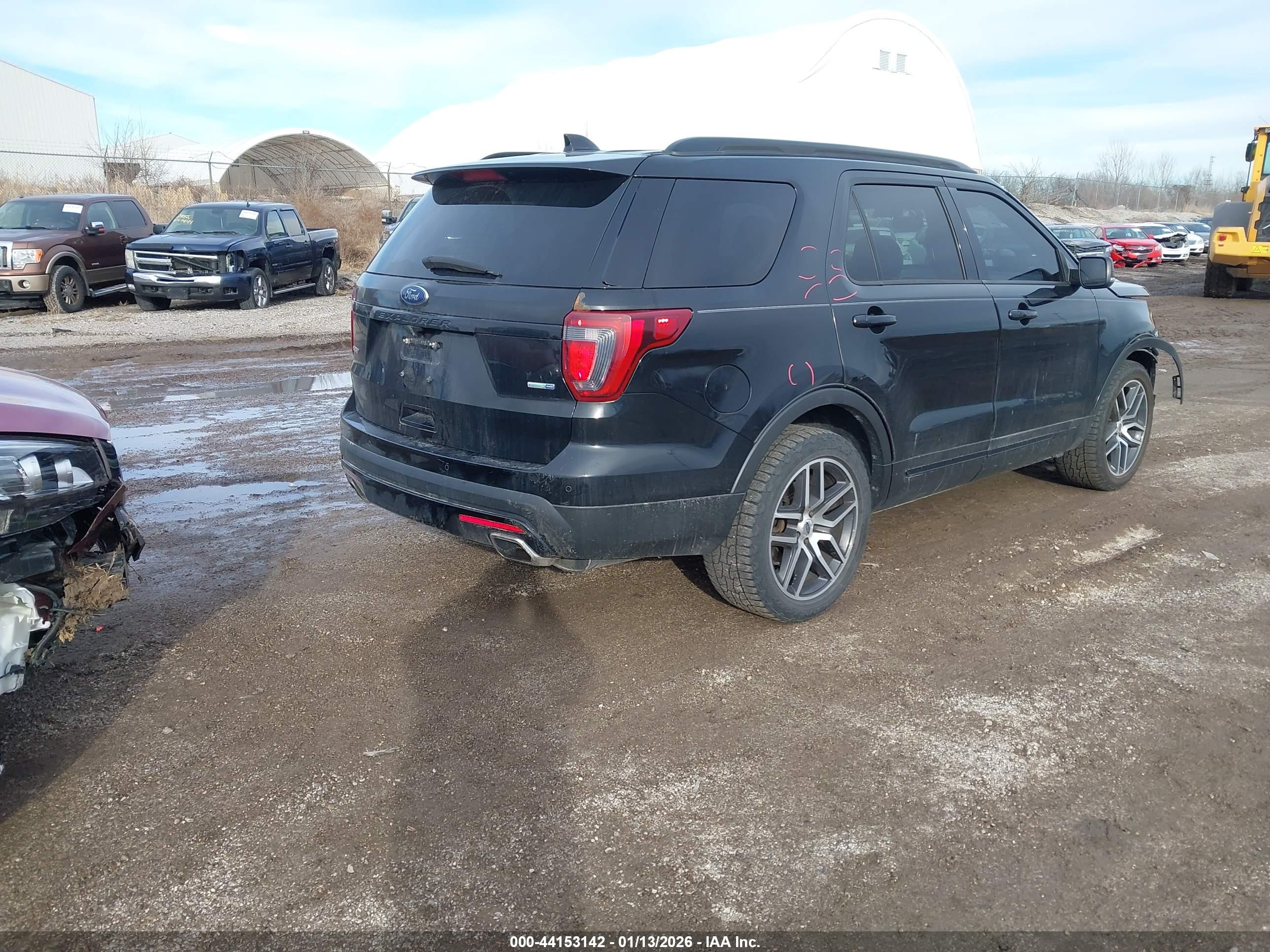 FORD EXPLORER image 4