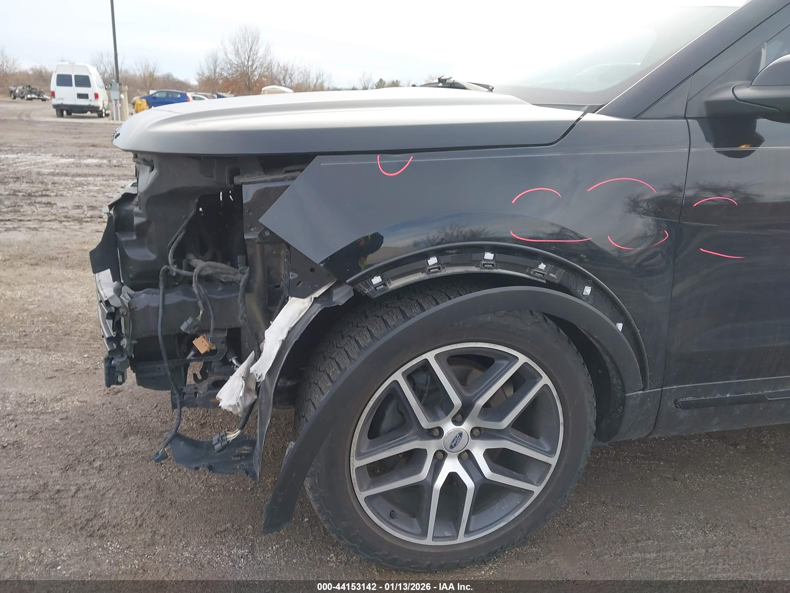 FORD EXPLORER image 6