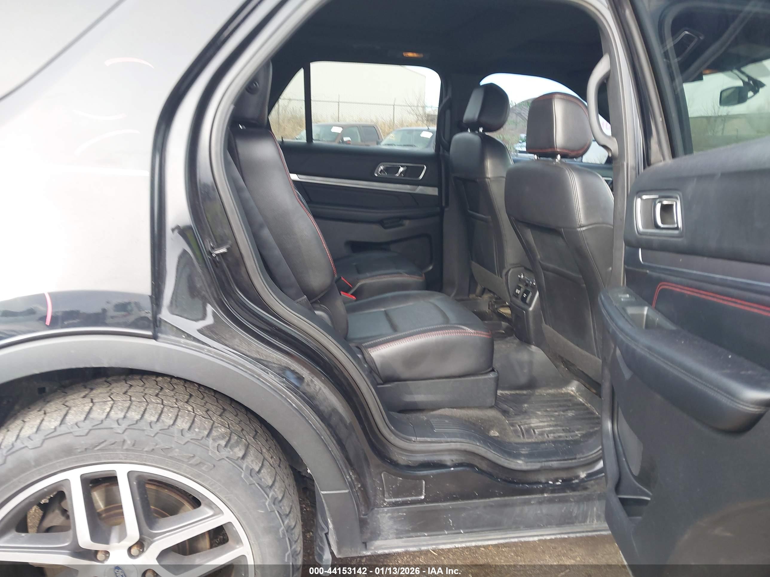FORD EXPLORER image 8