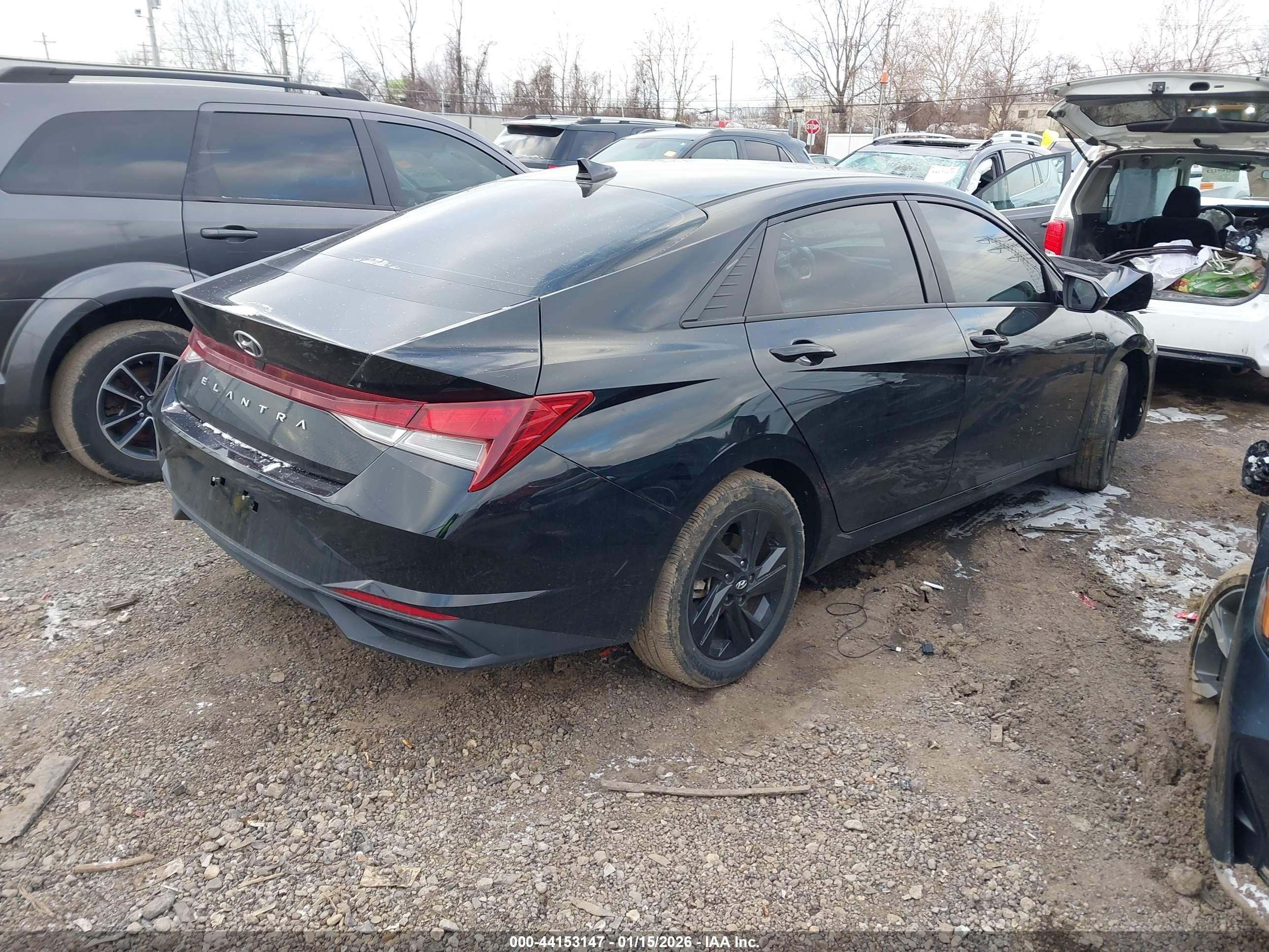 HYUNDAI ELANTRA image 4