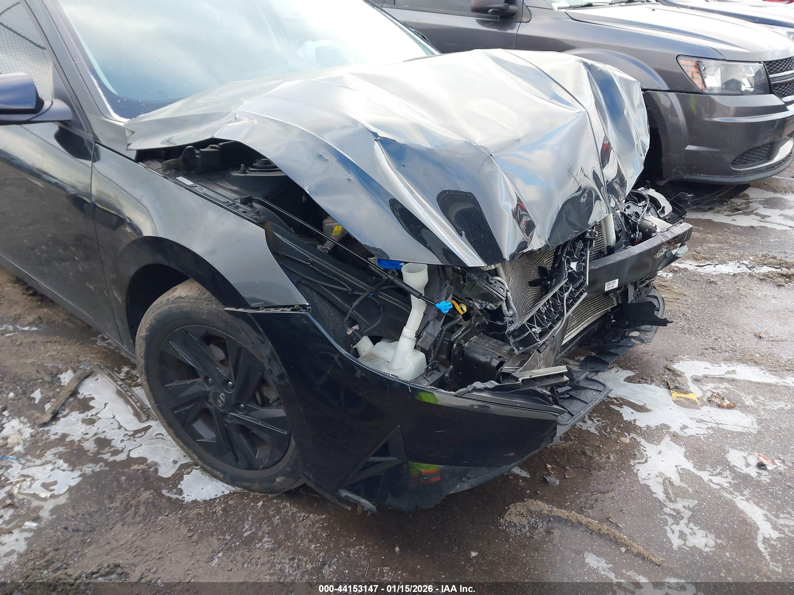 HYUNDAI ELANTRA image 6