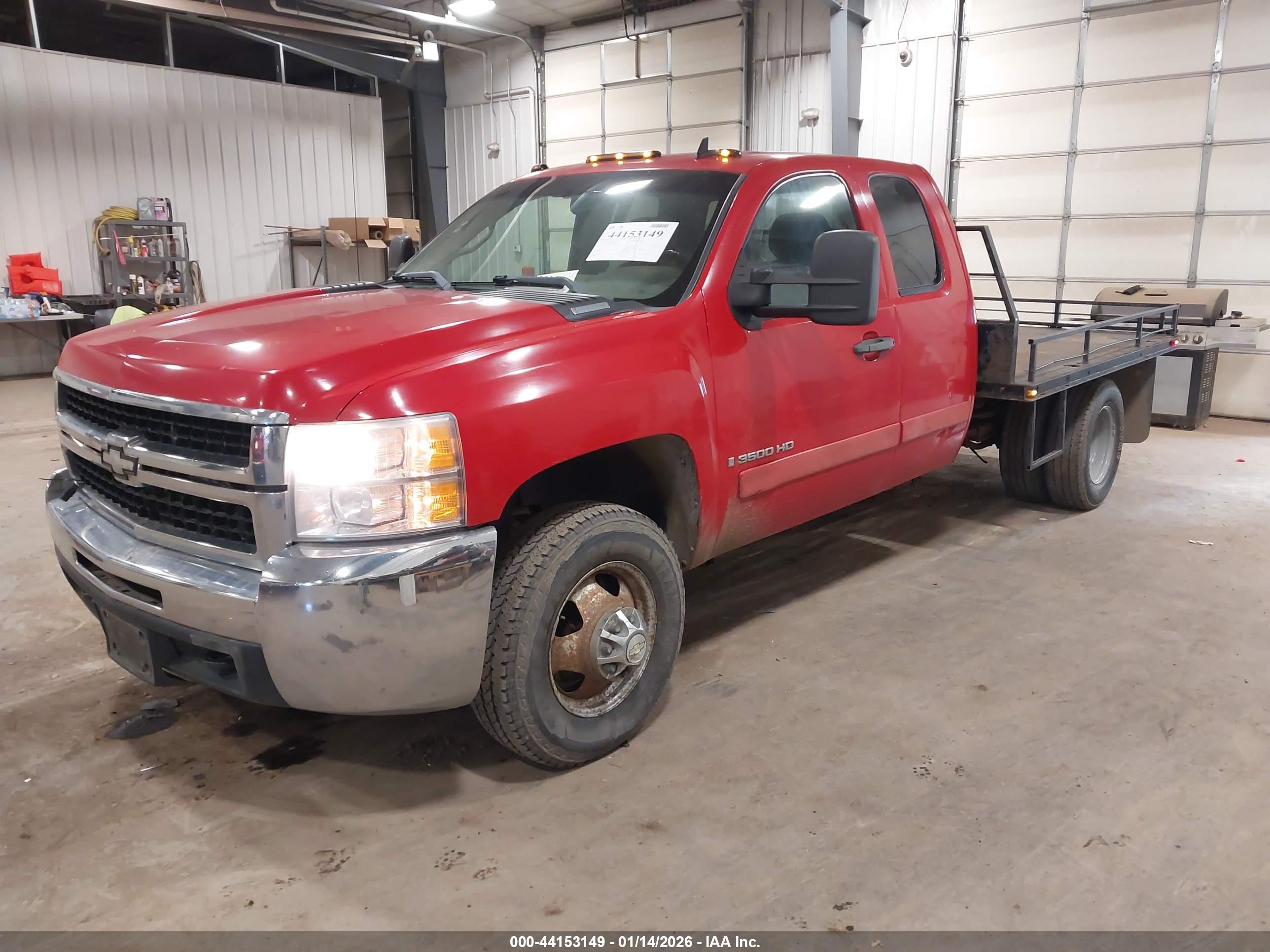 CHEVROLET SILVERADO image 2