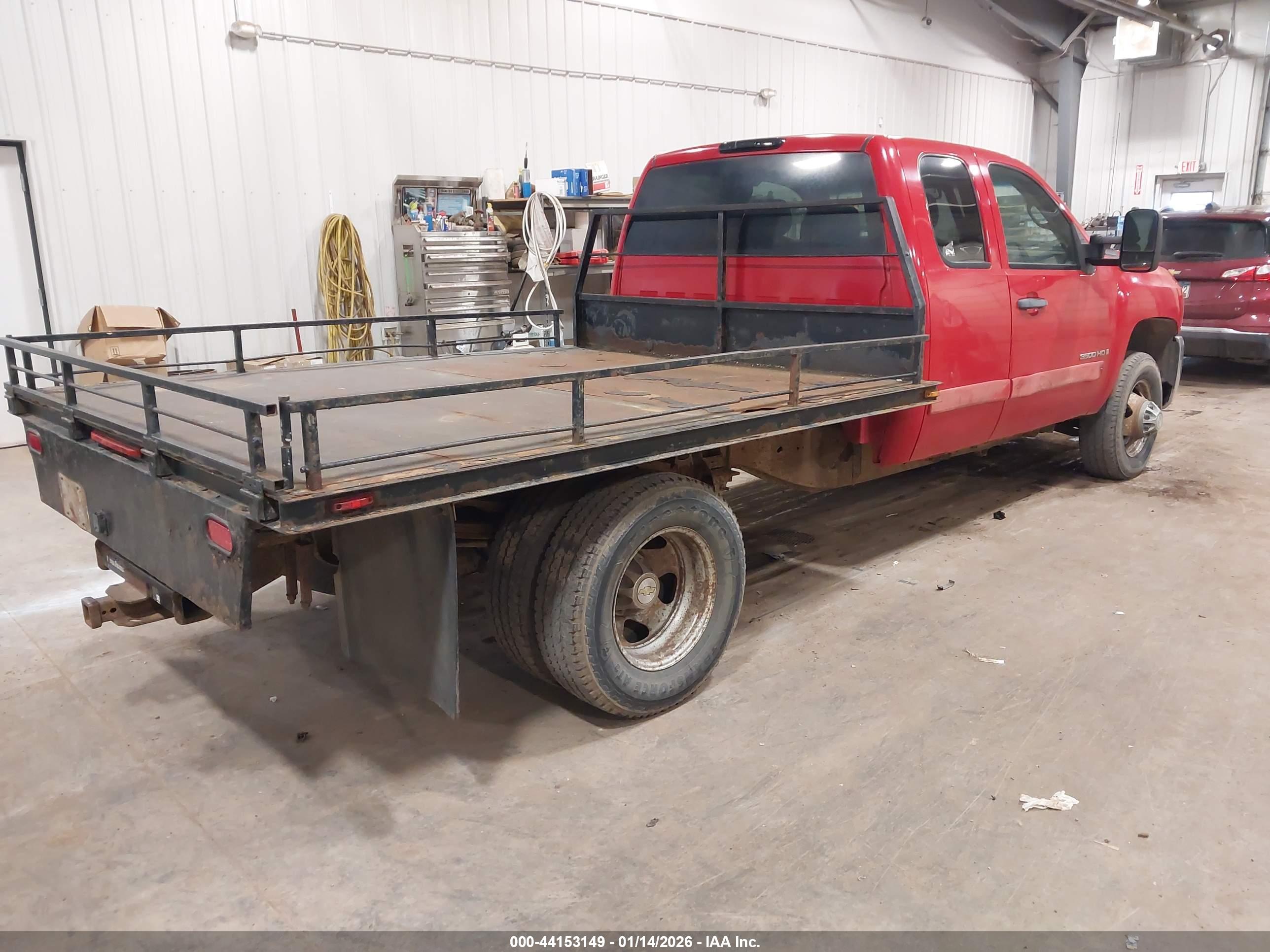 CHEVROLET SILVERADO image 4