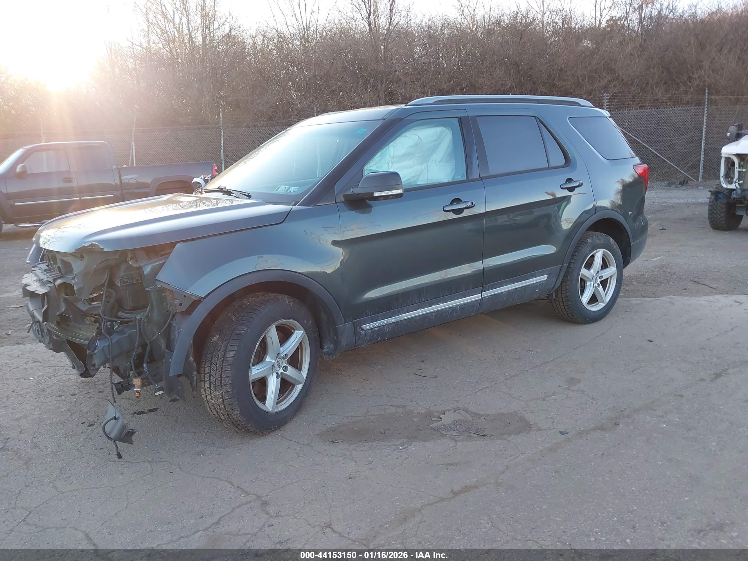 FORD EXPLORER image 2