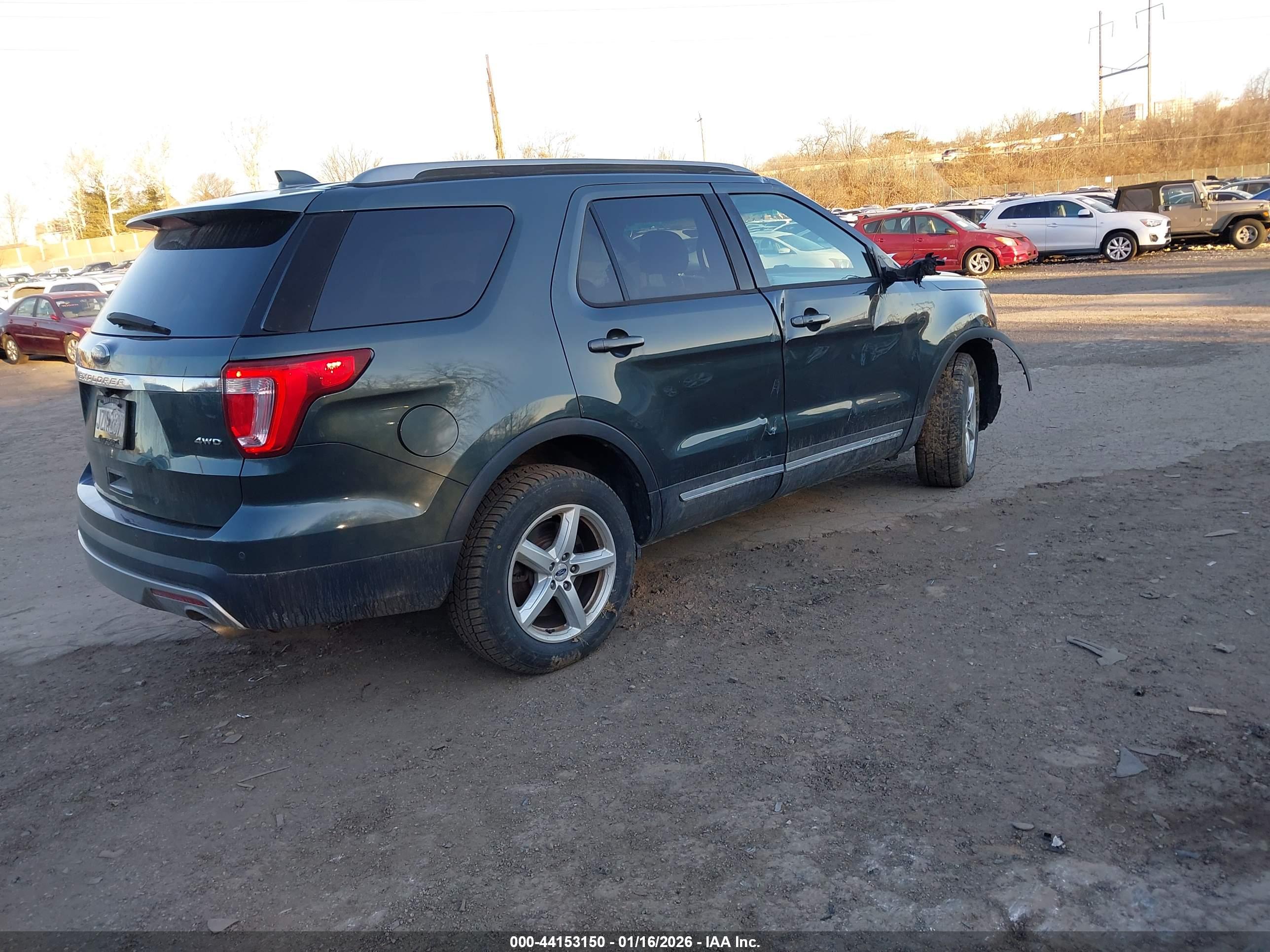 FORD EXPLORER image 4
