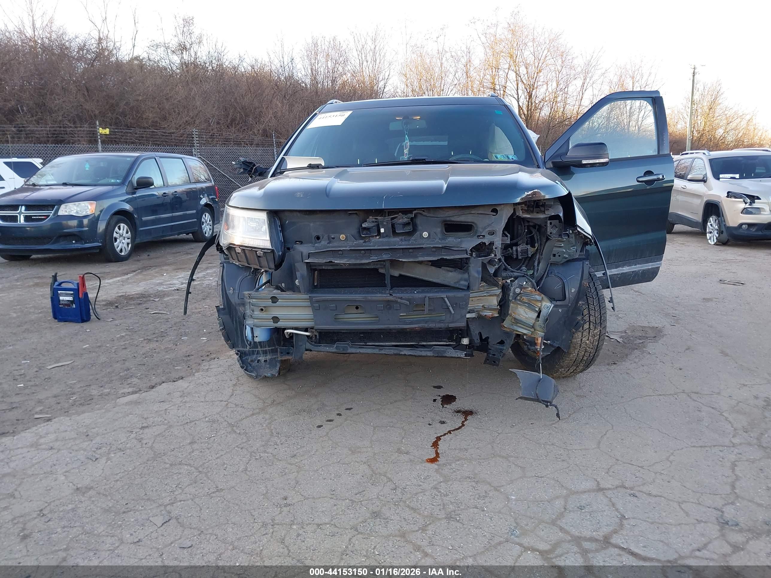 FORD EXPLORER image 6
