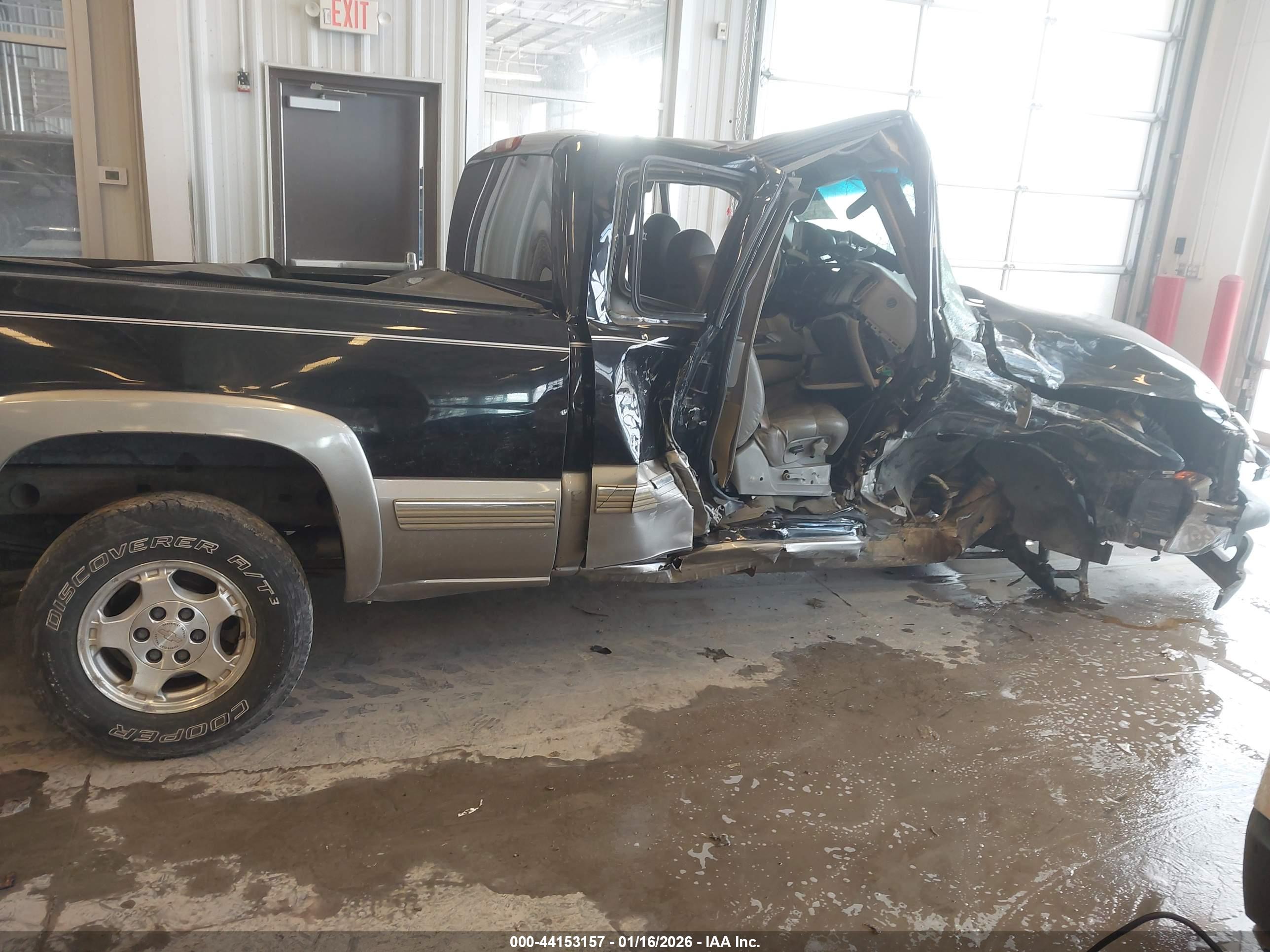 CHEVROLET SILVERADO image 6