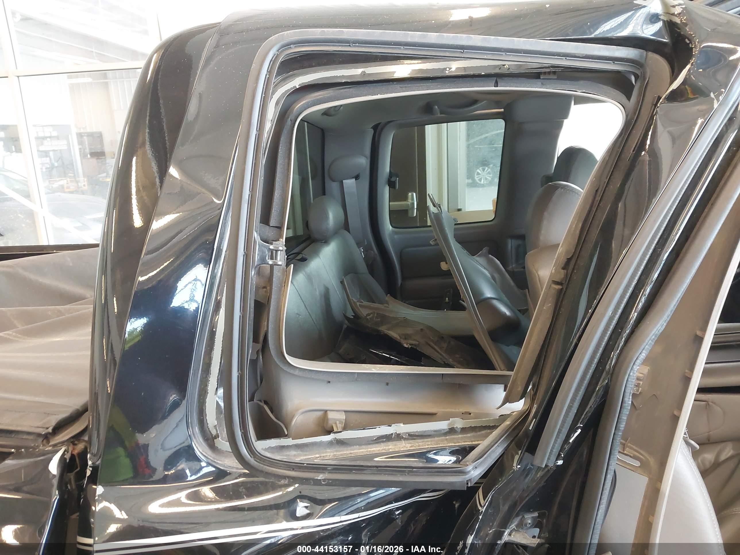 CHEVROLET SILVERADO image 8