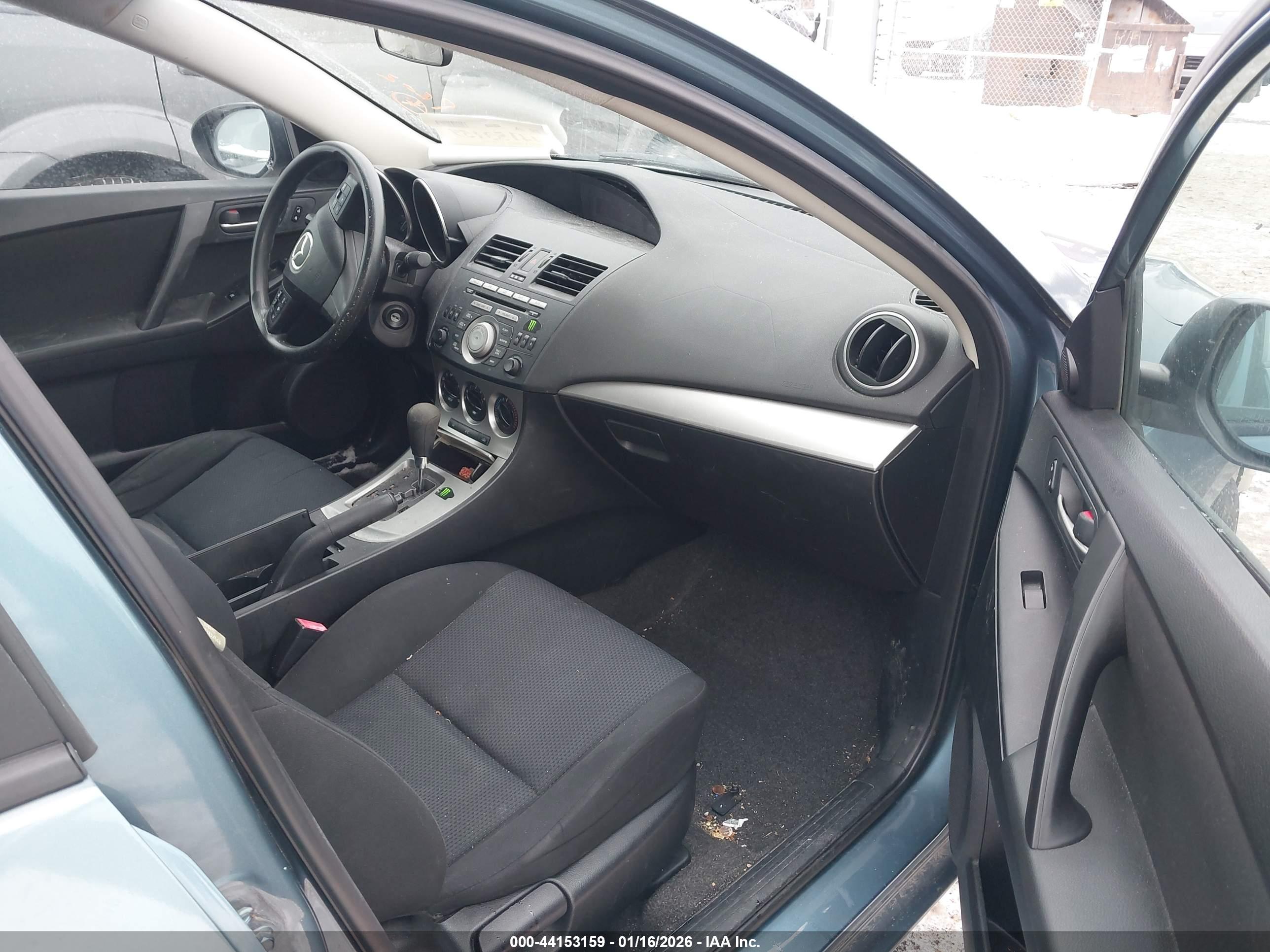 MAZDA MAZDA3 image 5