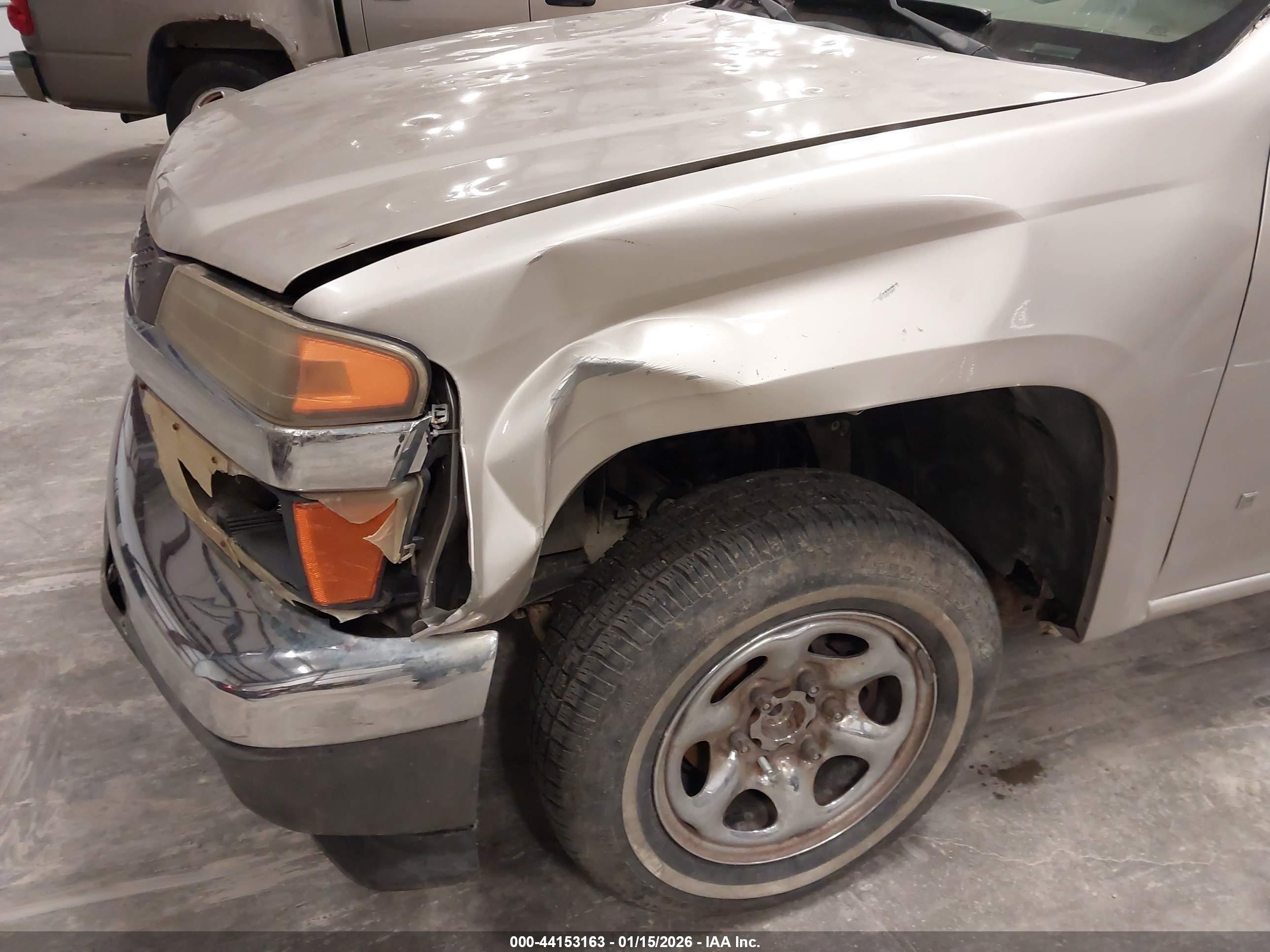 CHEVROLET COLORADO image 6