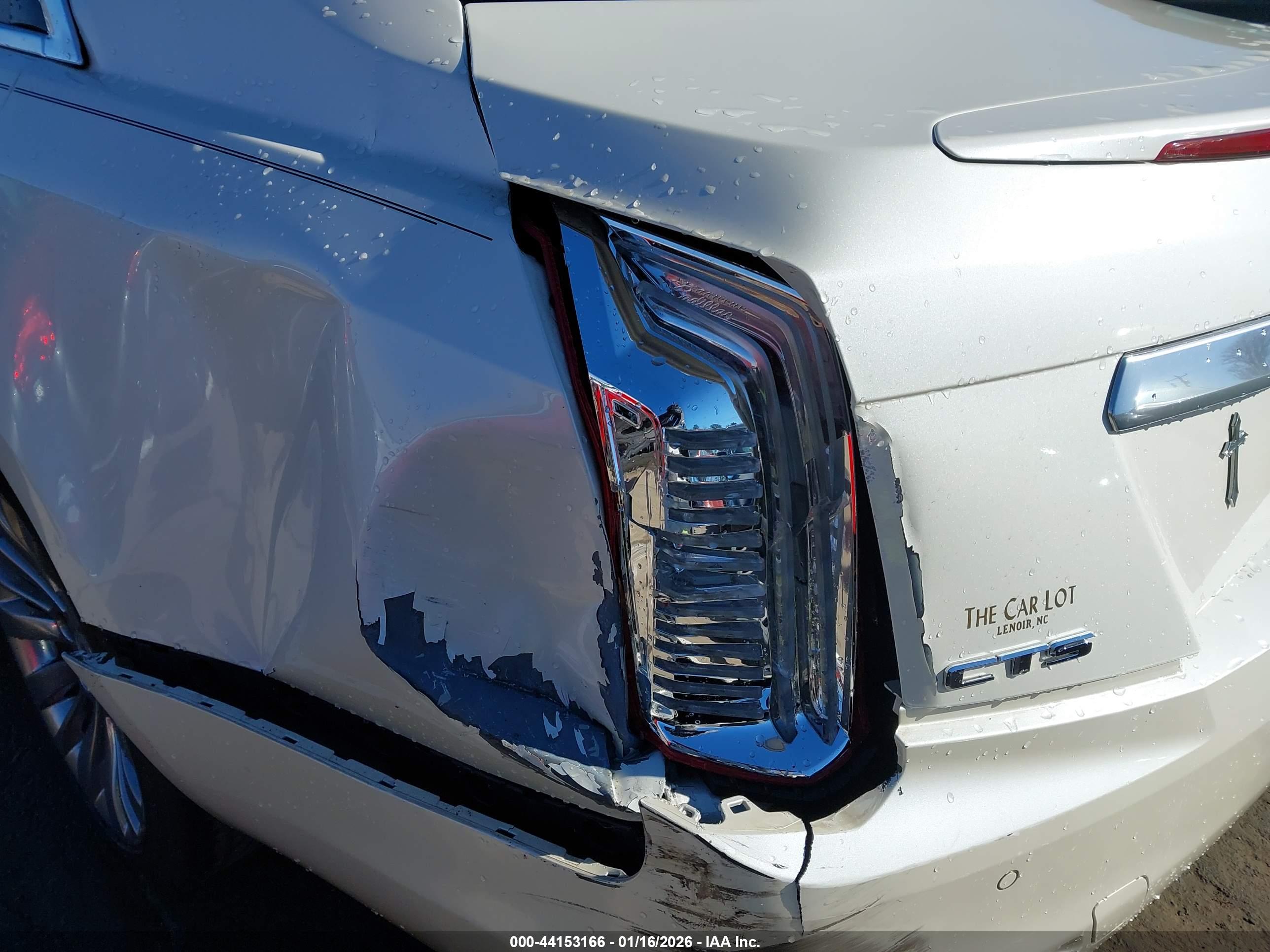 CADILLAC CTS image 6