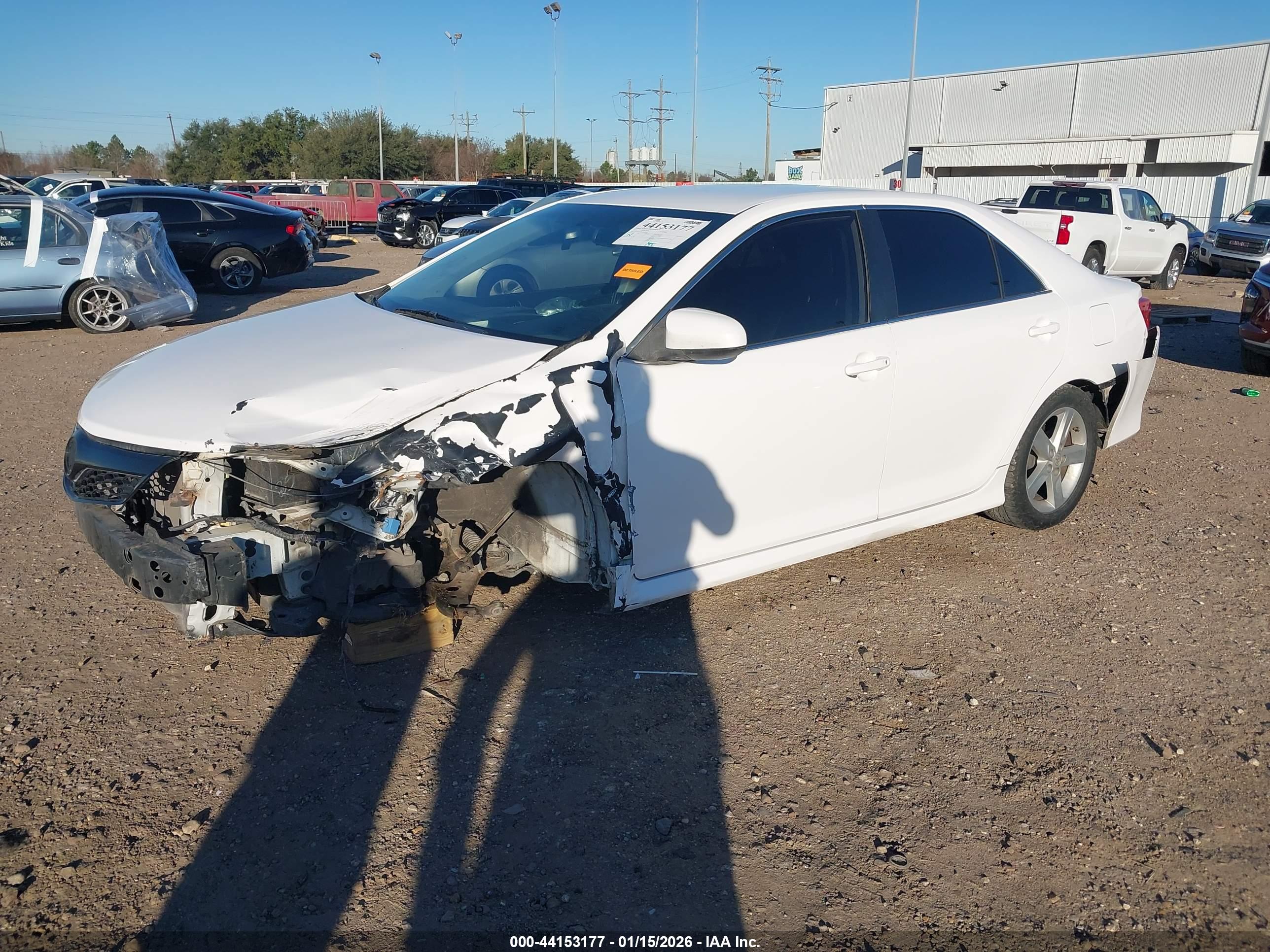 TOYOTA CAMRY image 2
