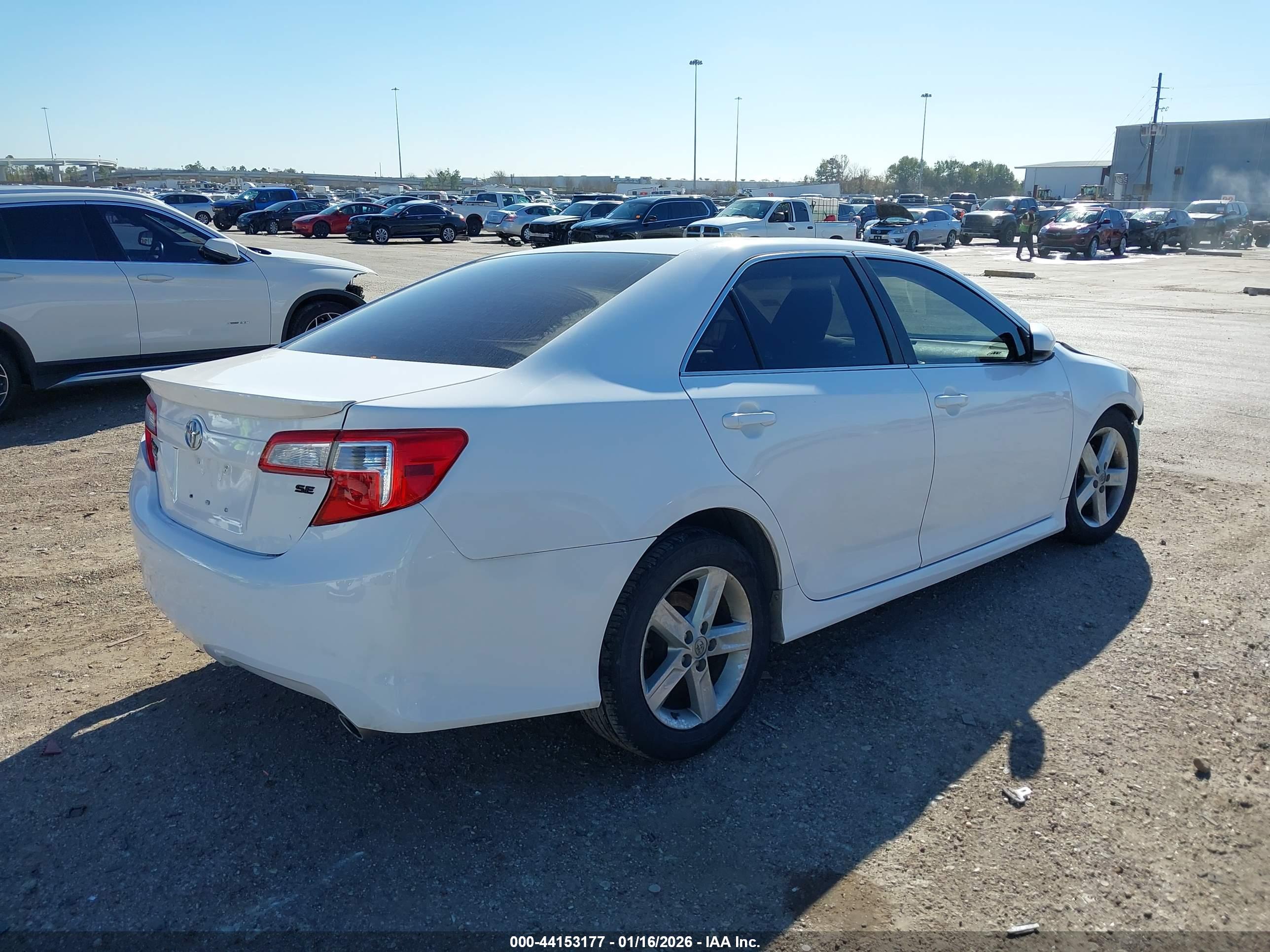 TOYOTA CAMRY image 4